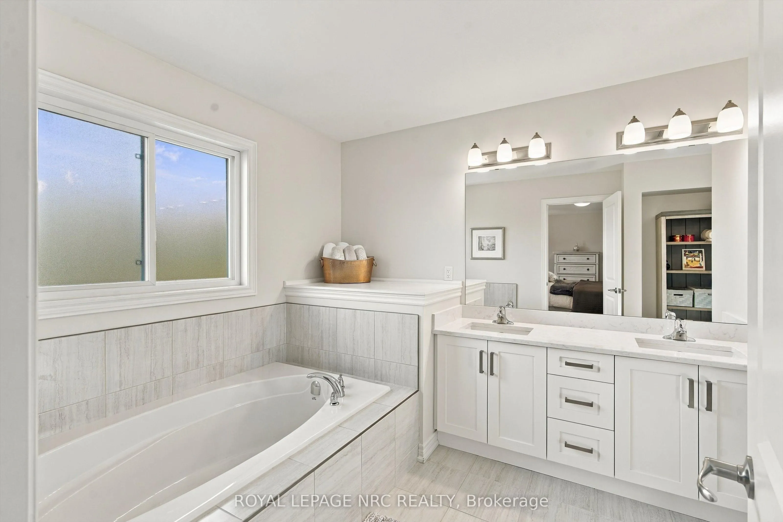 3606 Carolinia Court