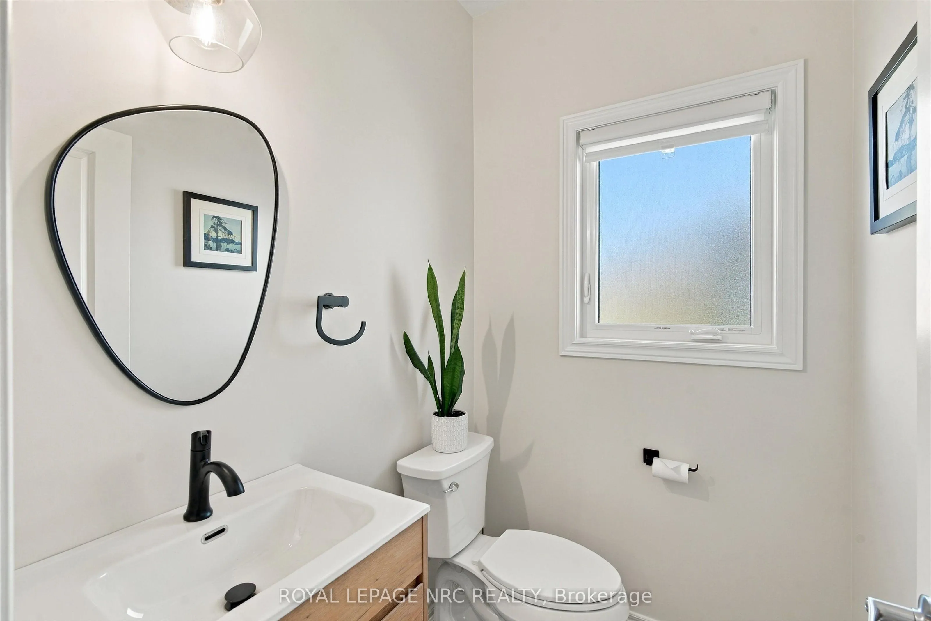 3606 Carolinia Court