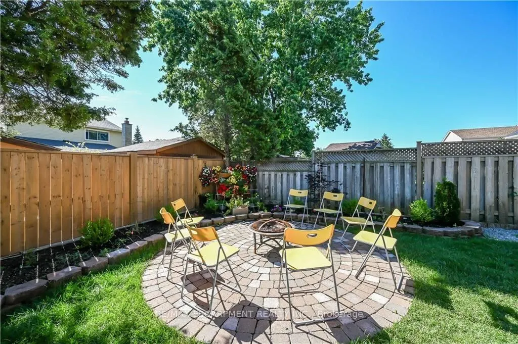 296 WINTERBERRY Drive #LOWER