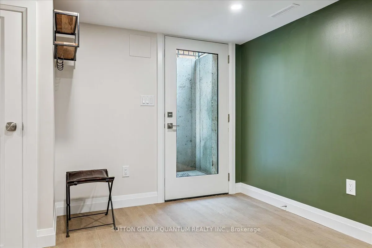 18 Pleasant Avenue