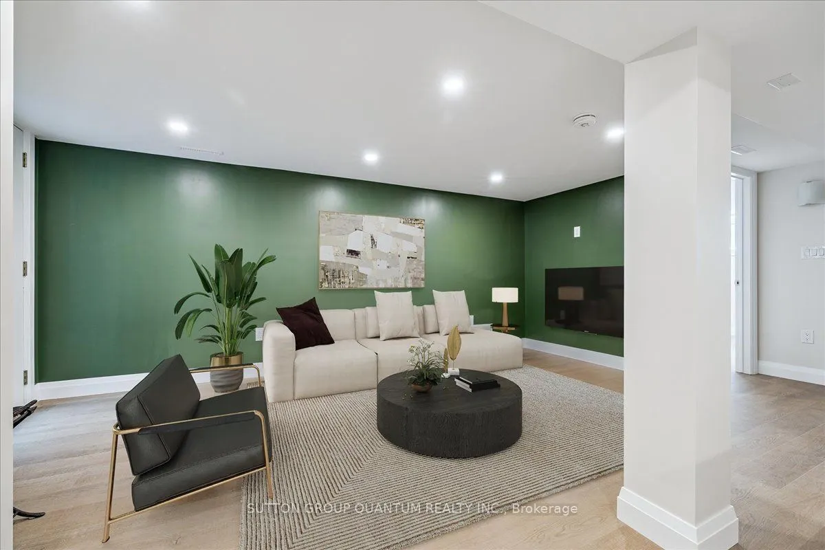 18 Pleasant Avenue