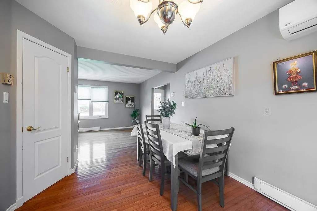 24 Chartwell Drive
