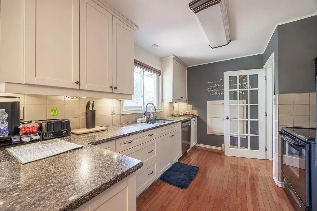 24 Chartwell Drive