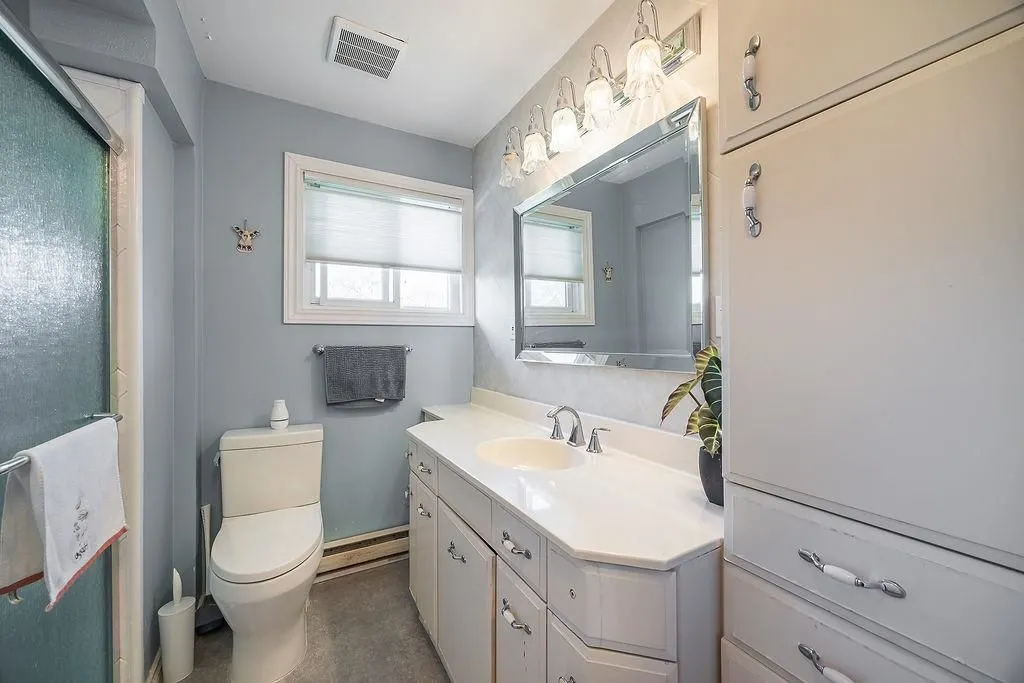 24 Chartwell Drive