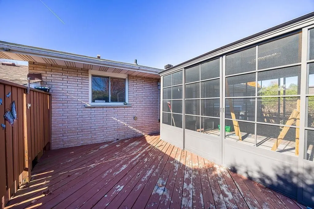 24 Chartwell Drive