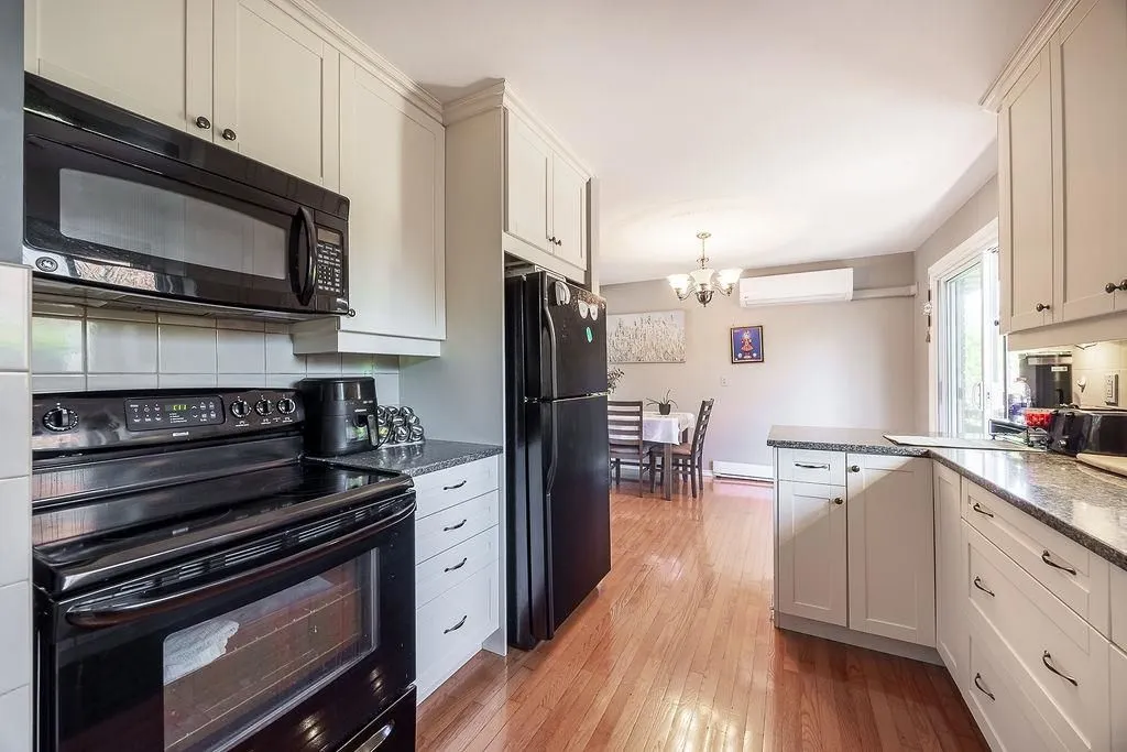 24 Chartwell Drive