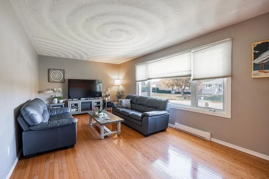 24 Chartwell Drive