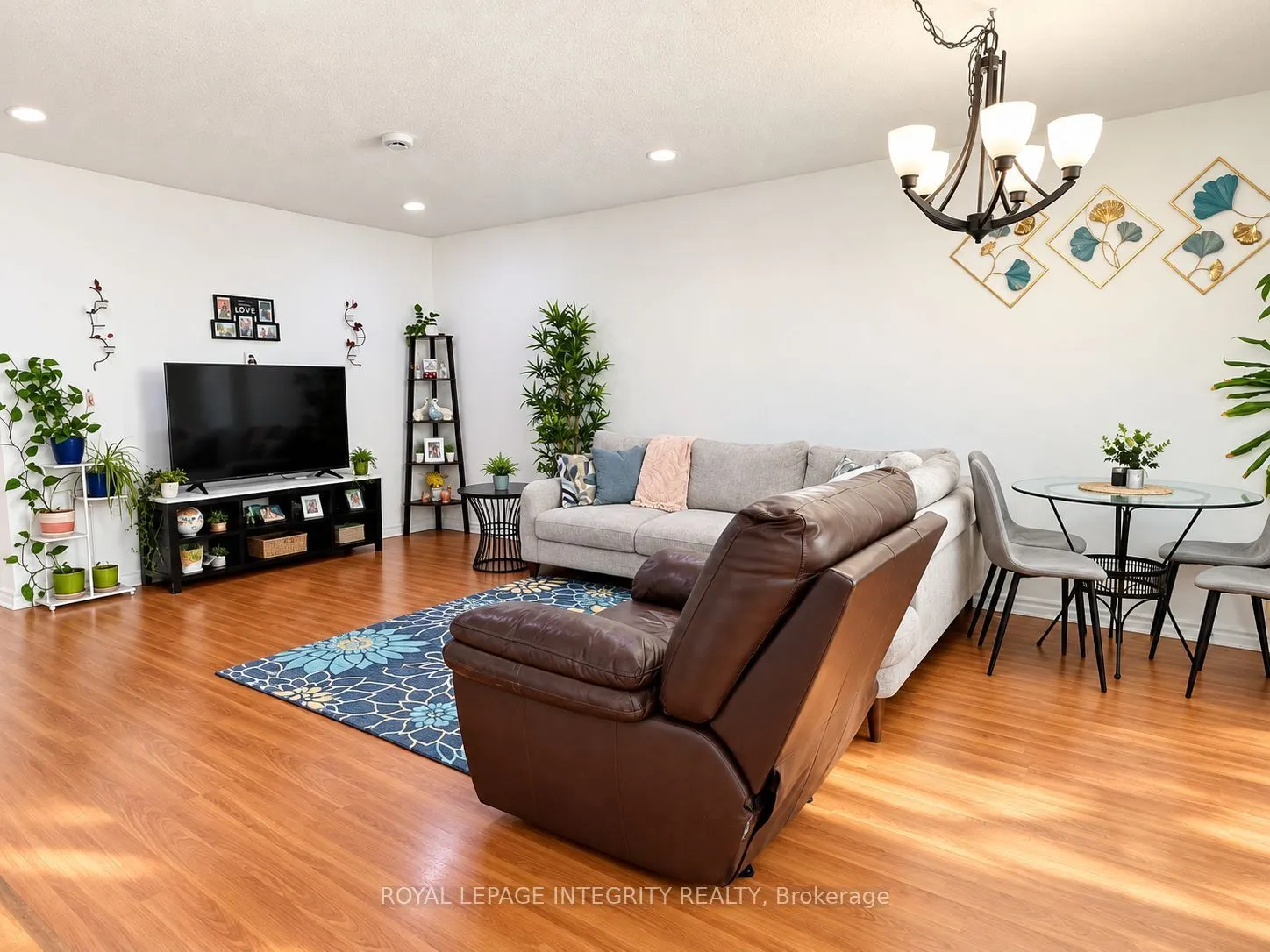 58 BINSCARTH Crescent #Upper Unit