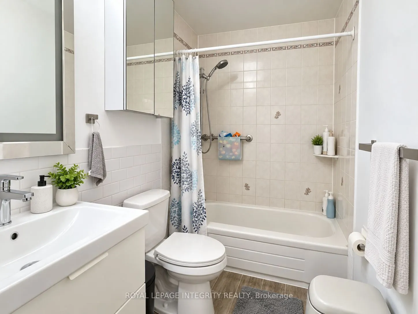 58 BINSCARTH Crescent #Upper Unit