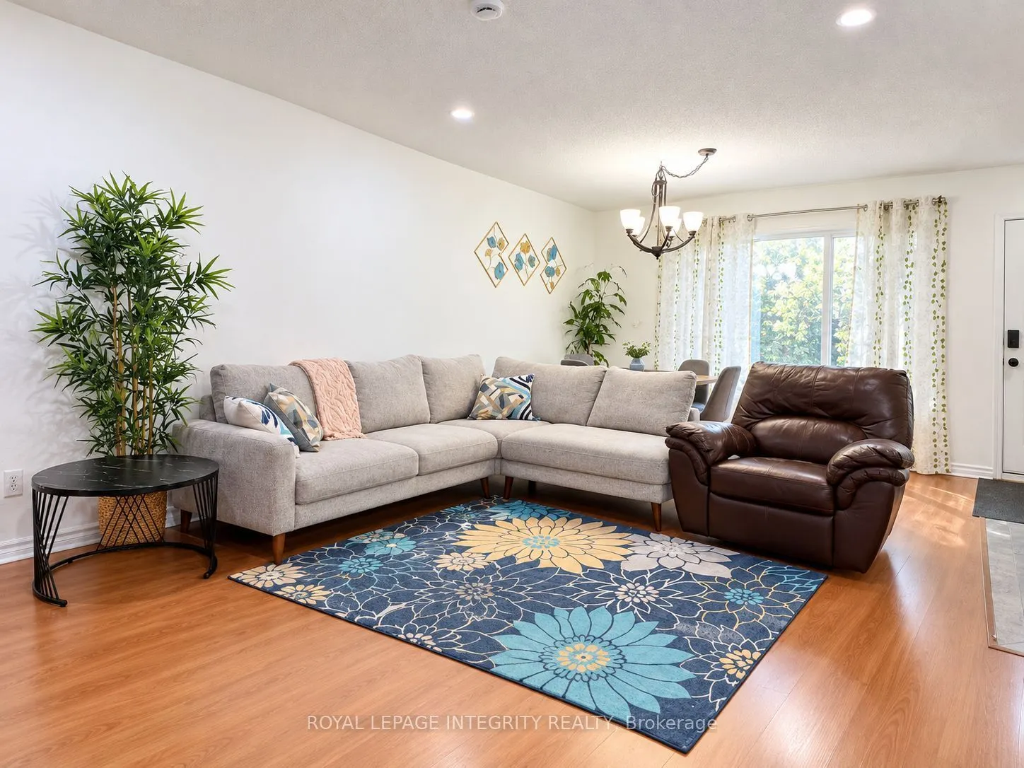 58 BINSCARTH Crescent #Upper Unit