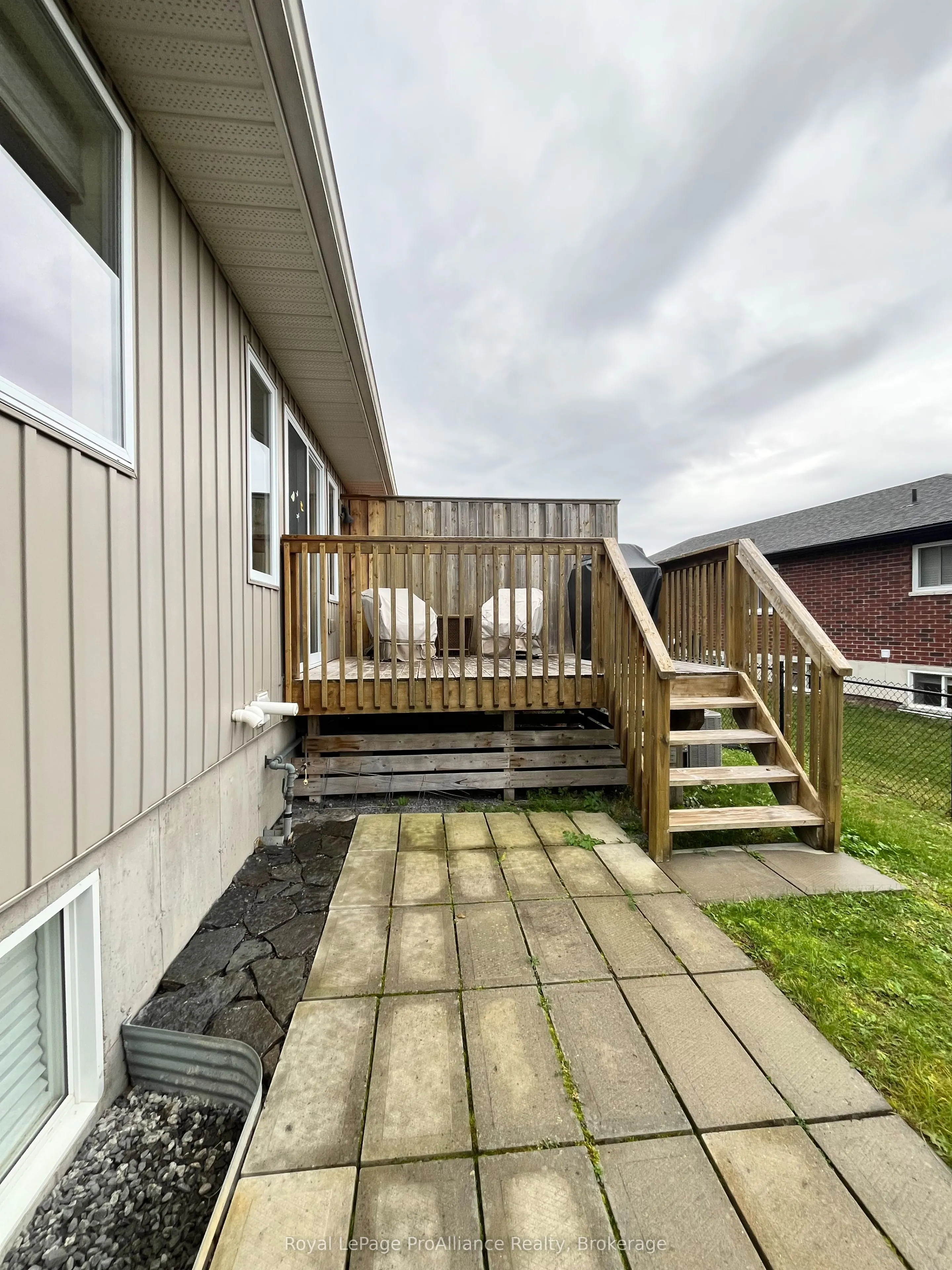 31 Chinook Street