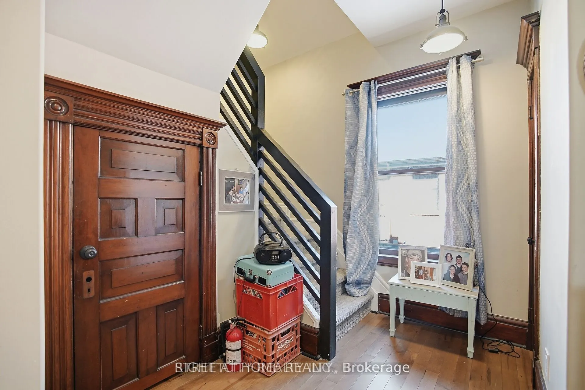 24 HINCKS Street