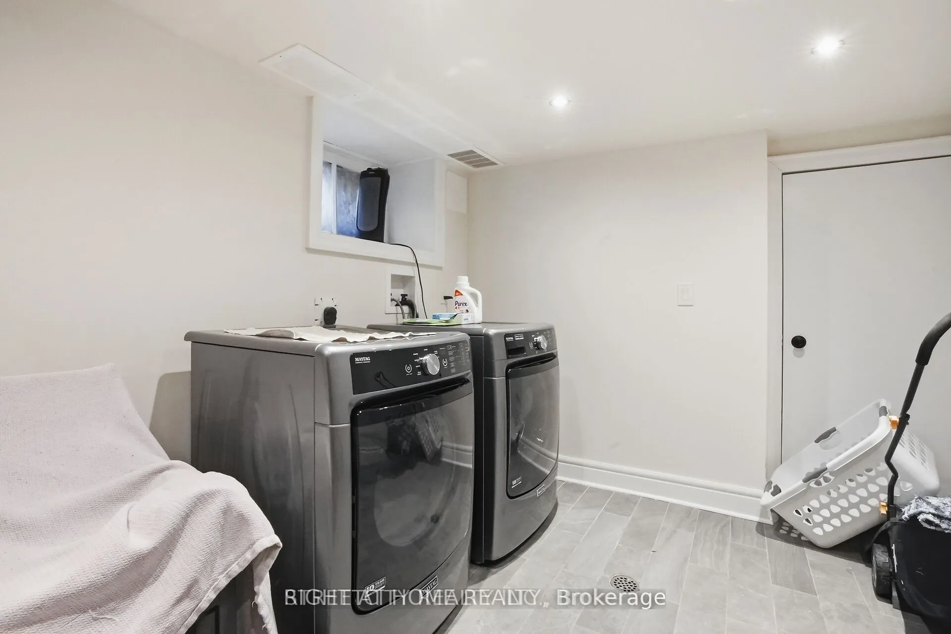 24 HINCKS Street