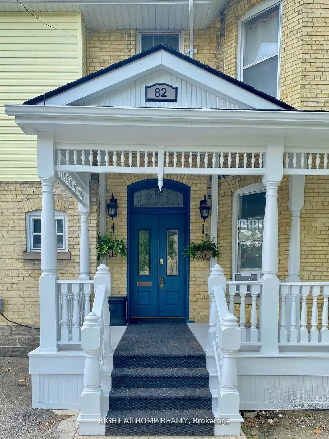 82 WELLINGTON Street
