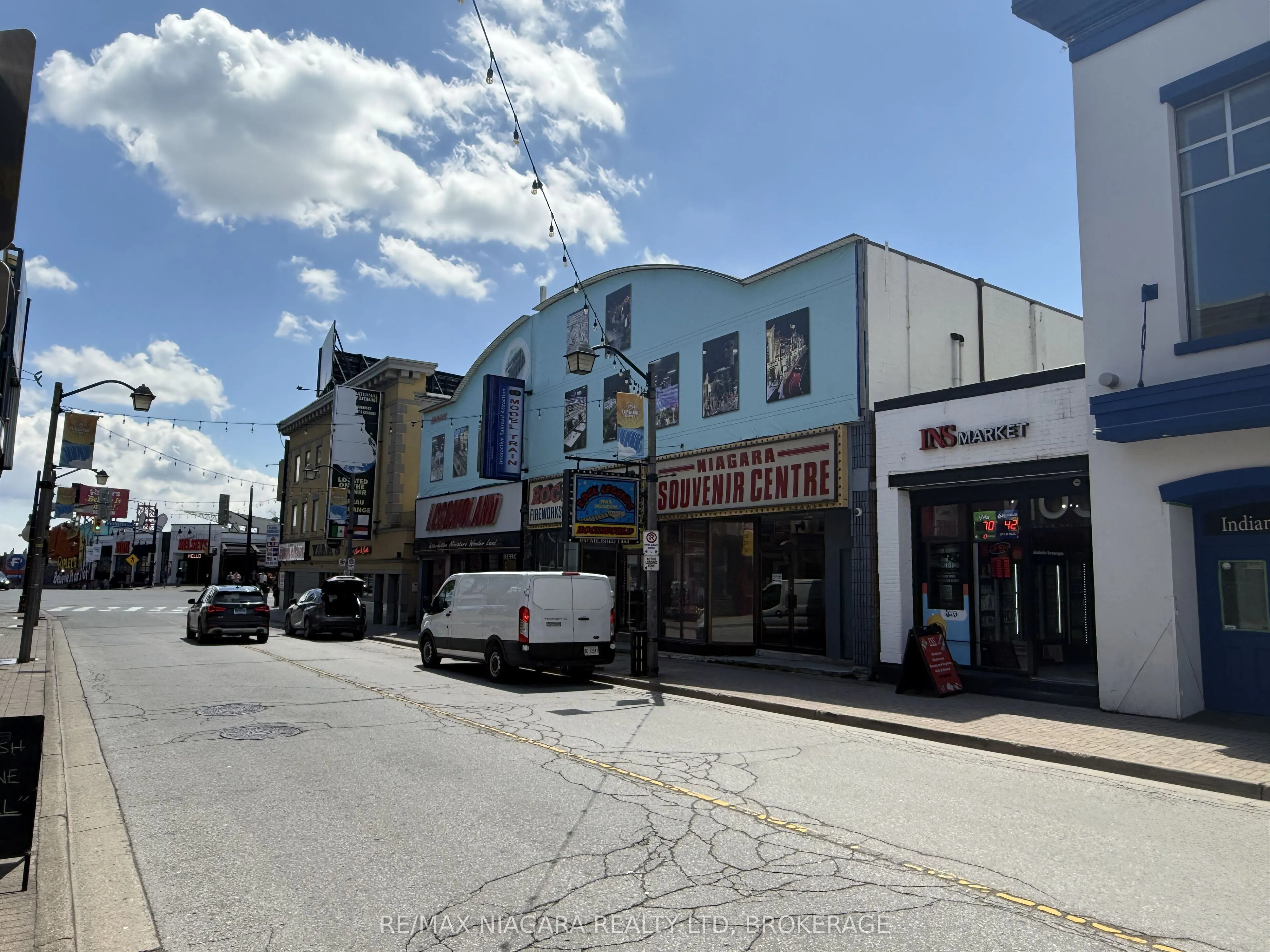 5024 Centre Street