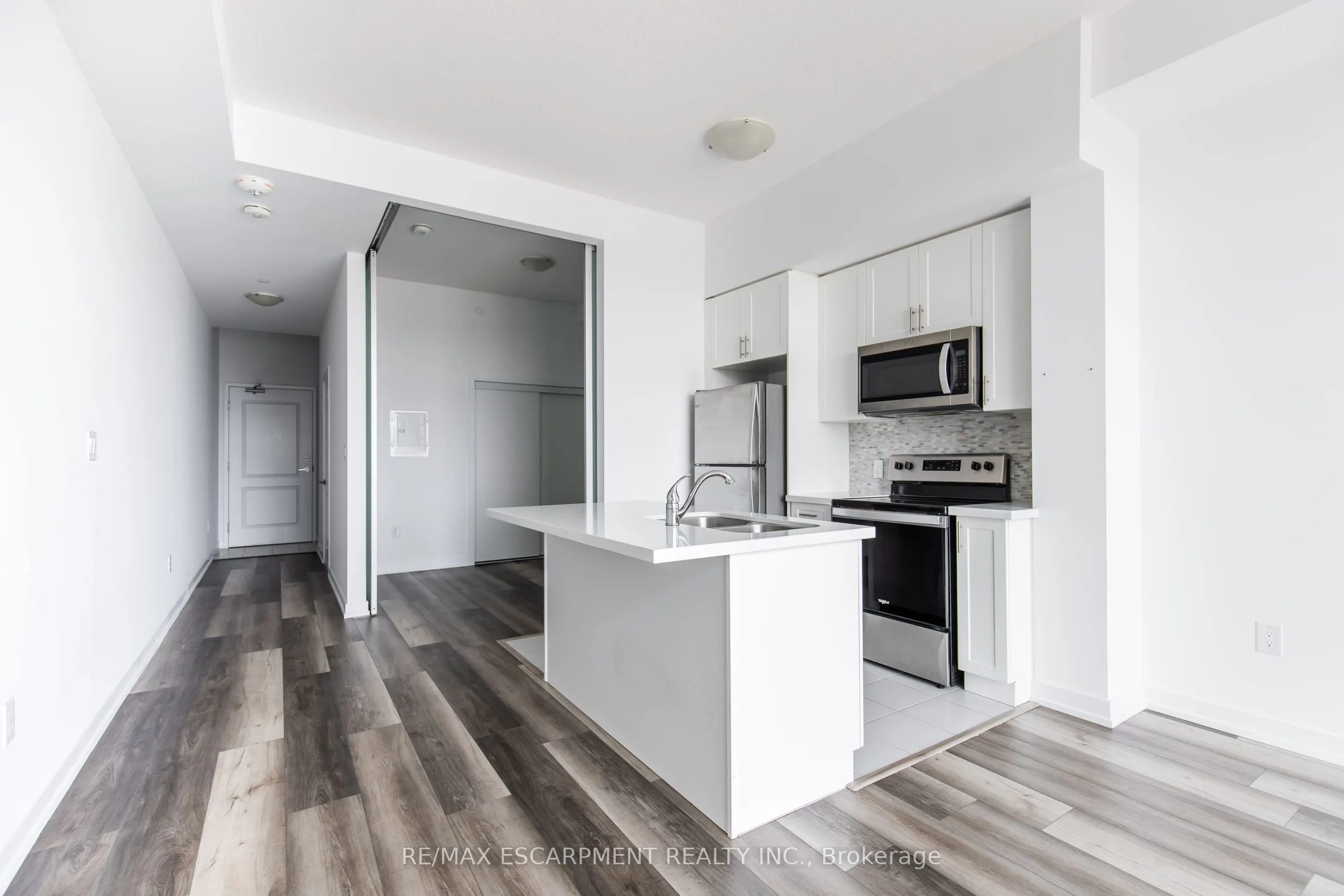 450 Dundas Street E #416