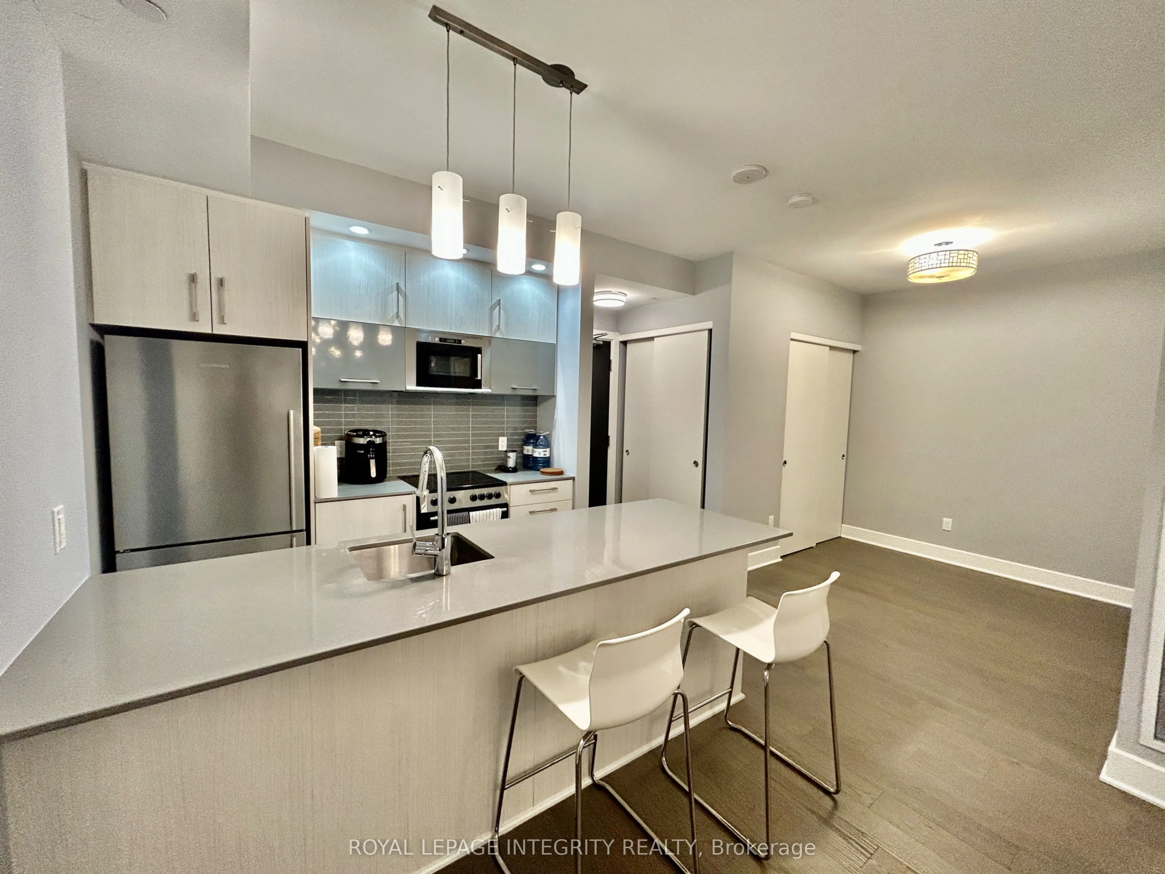 255 Bay Street #506