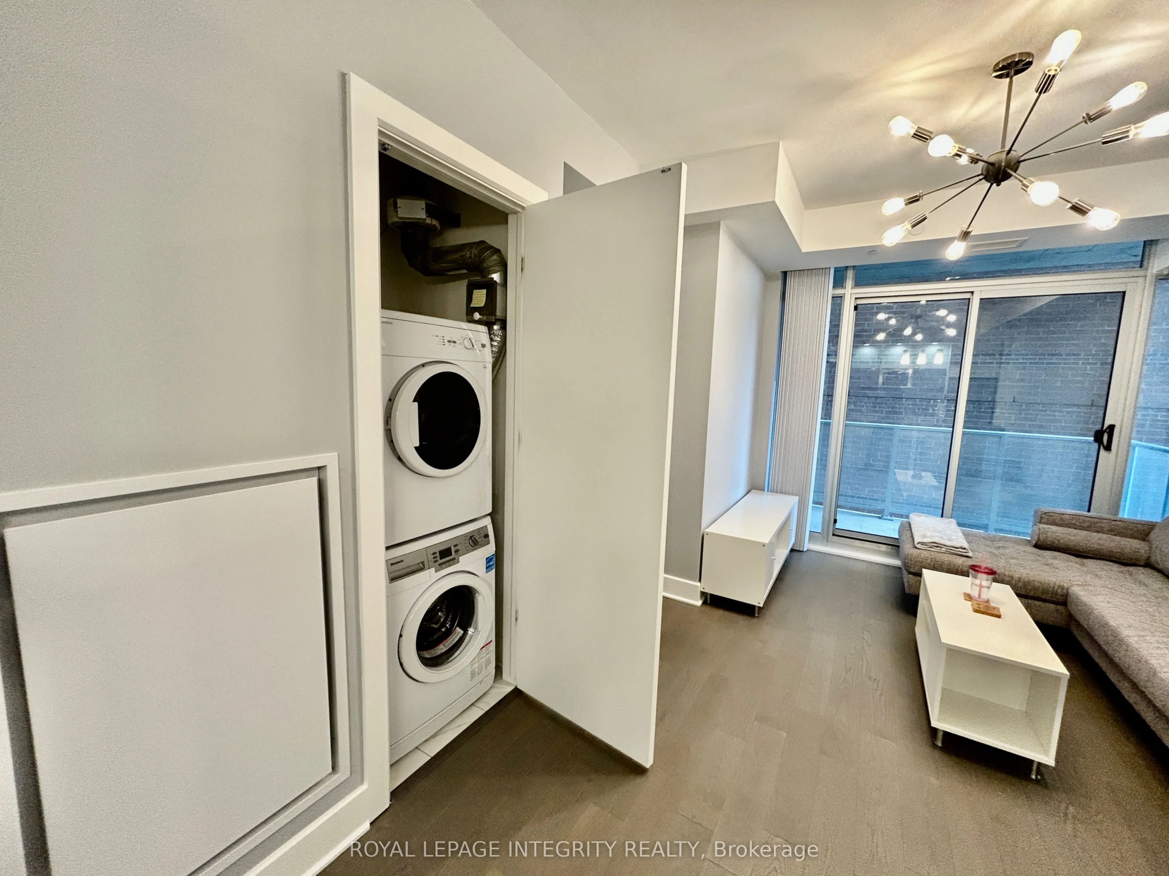 255 Bay Street #506