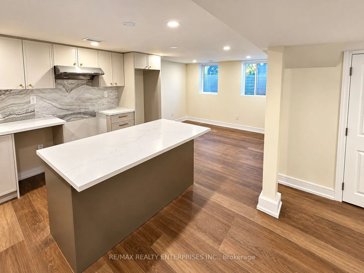 60 Royal Manor Drive #Lower