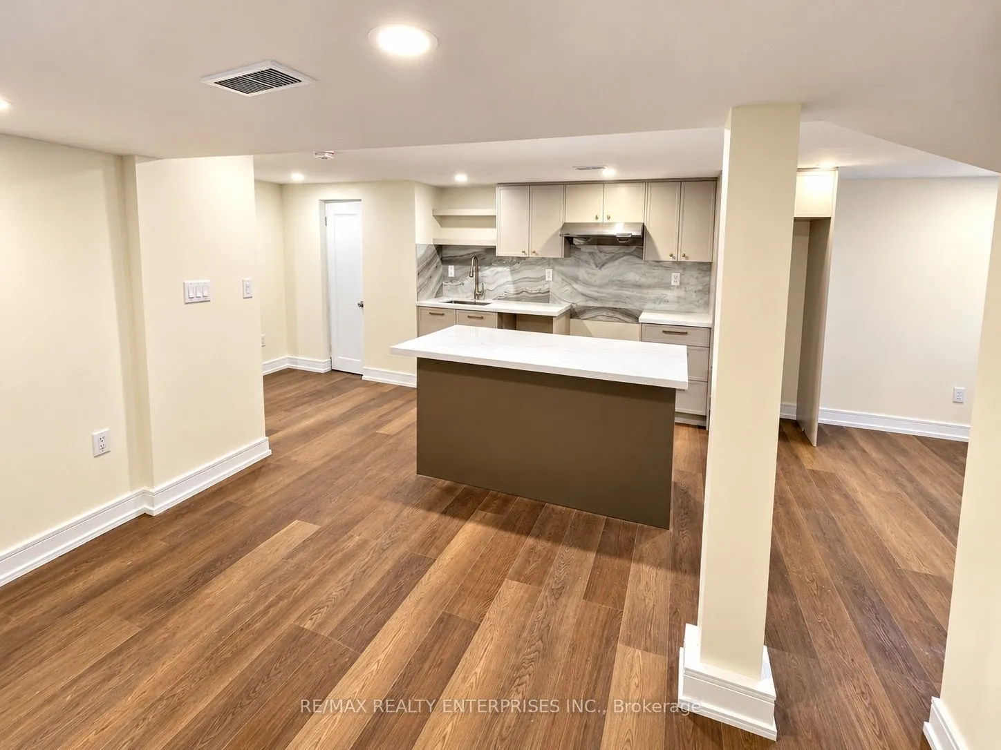 60 Royal Manor Drive #Lower