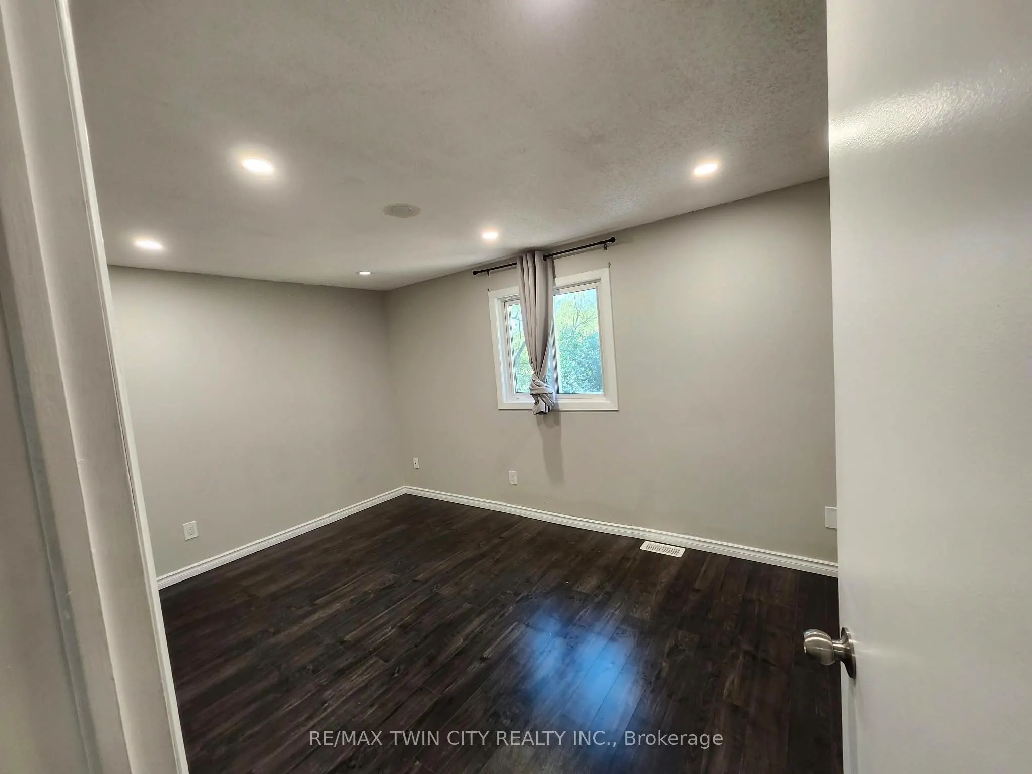 31 OLD CARRIAGE Drive