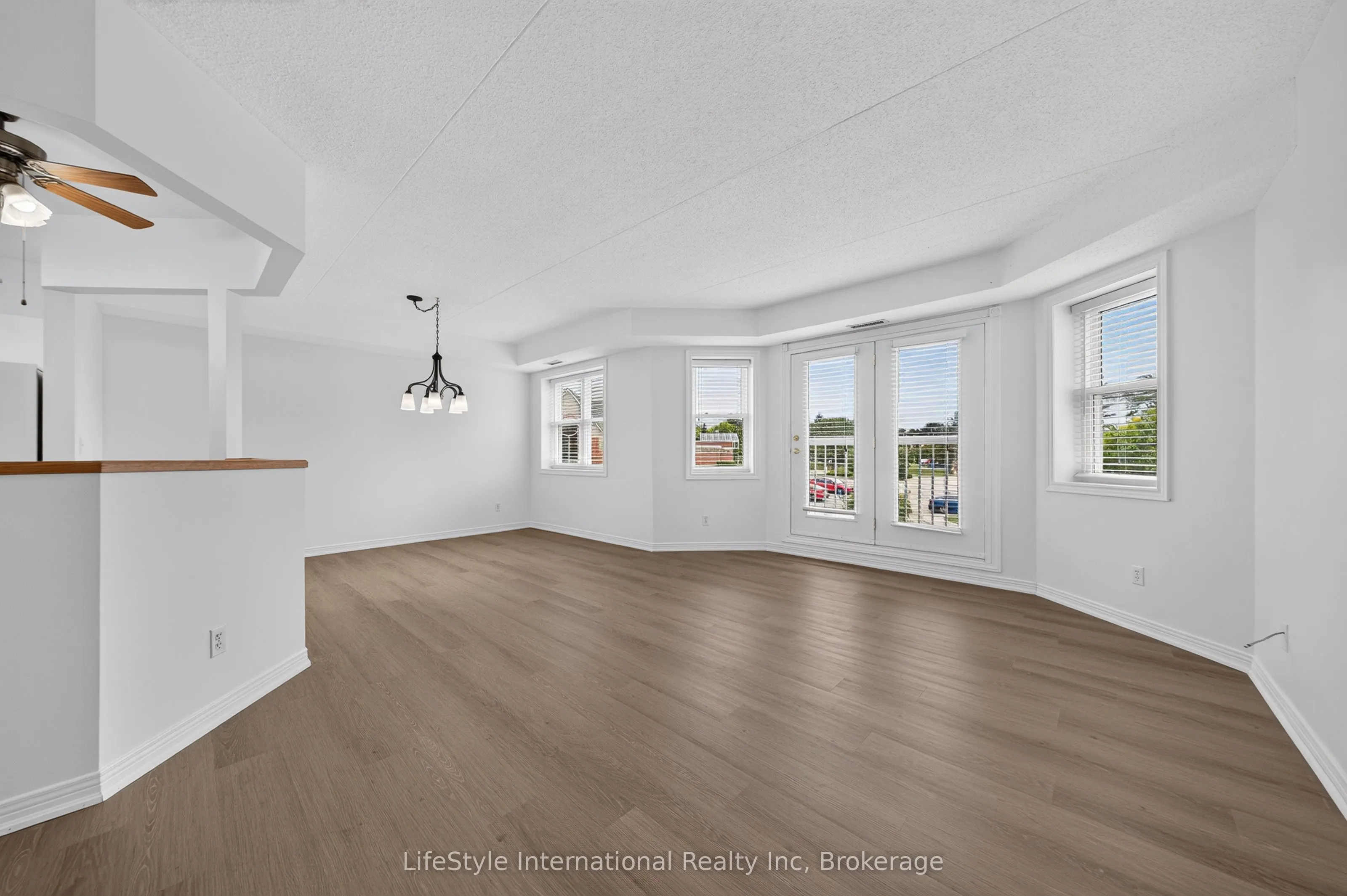 208 Silvercreek Parkway N #205