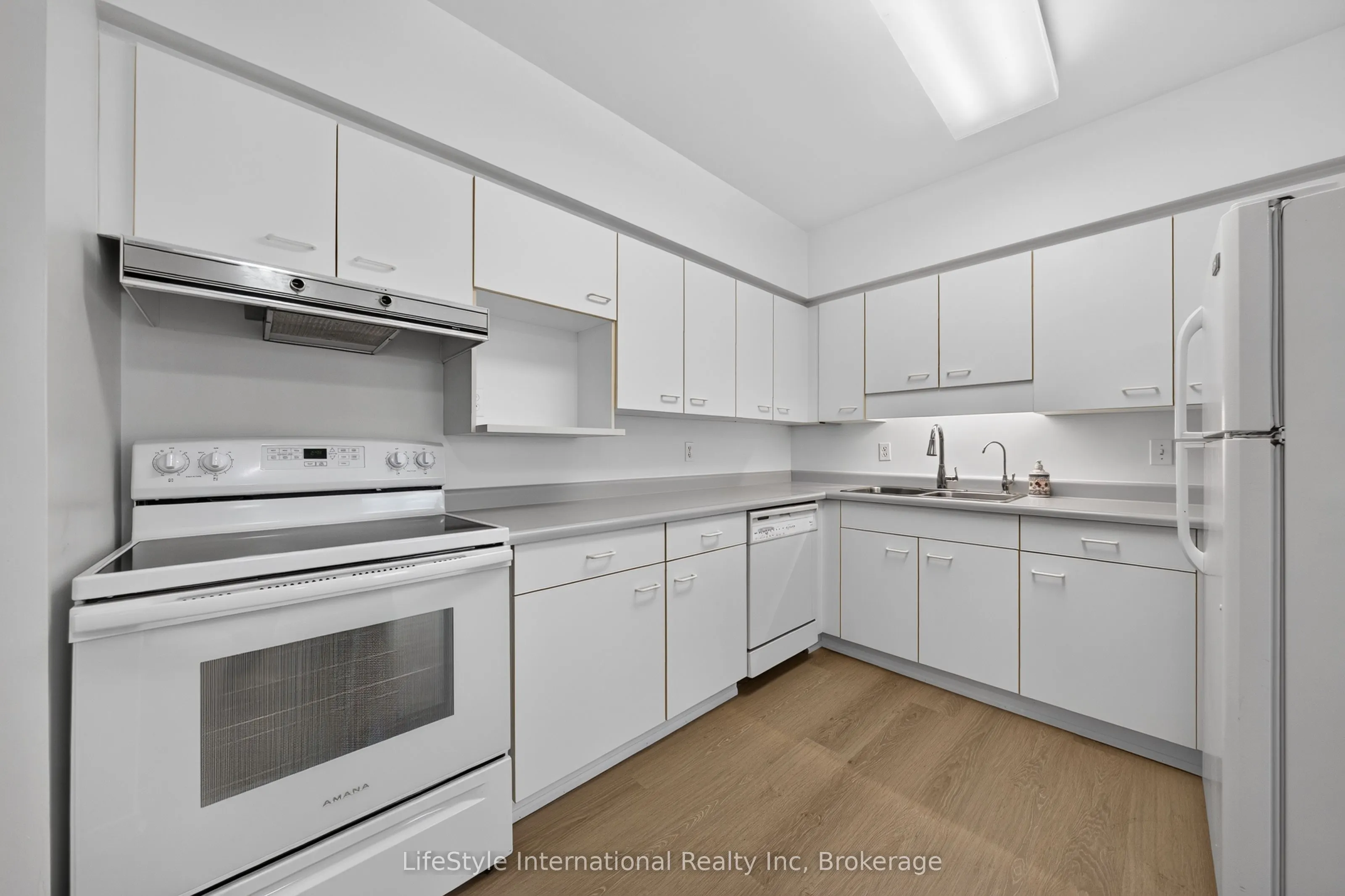 208 Silvercreek Parkway N #205