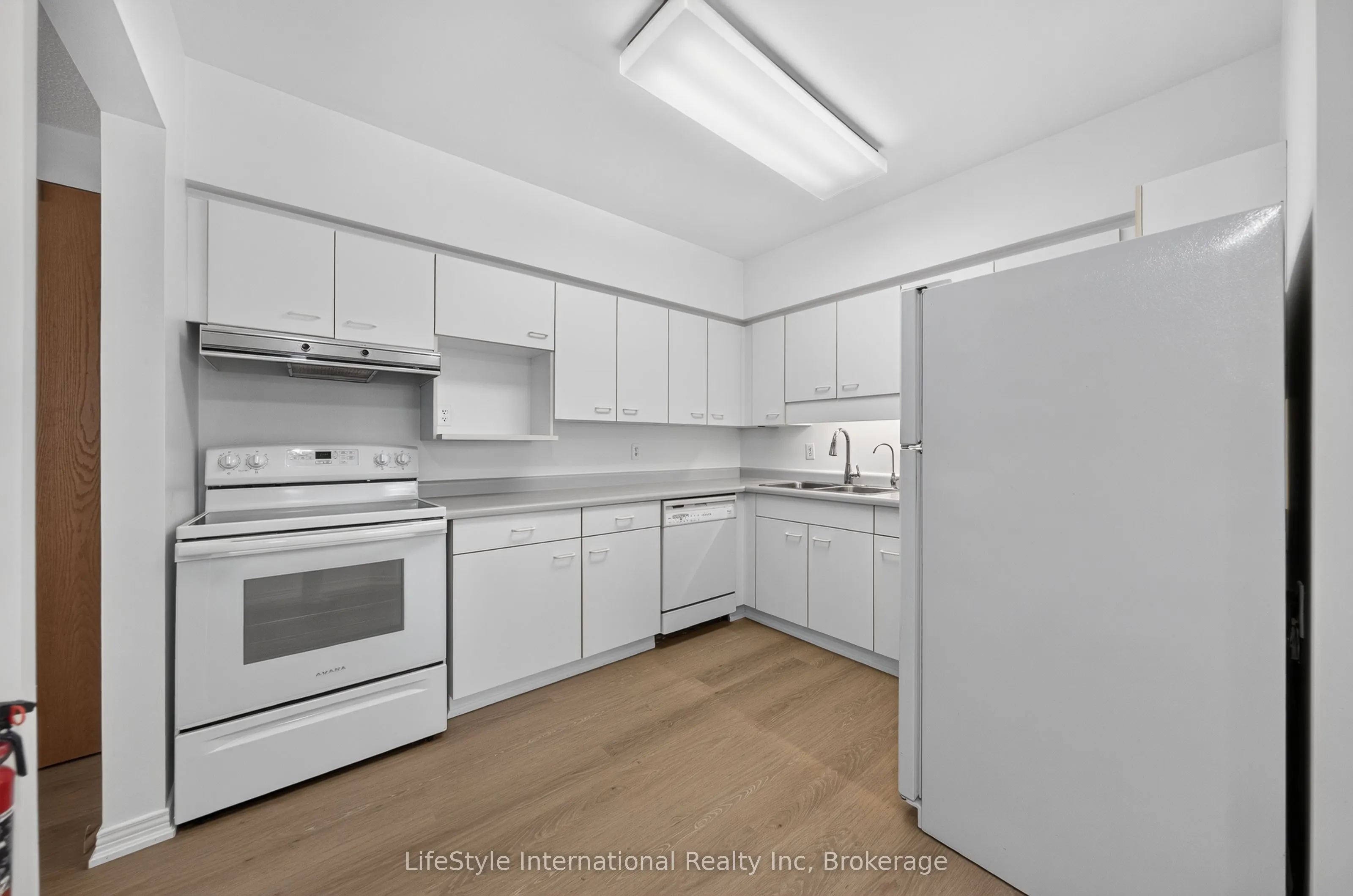 208 Silvercreek Parkway N #205