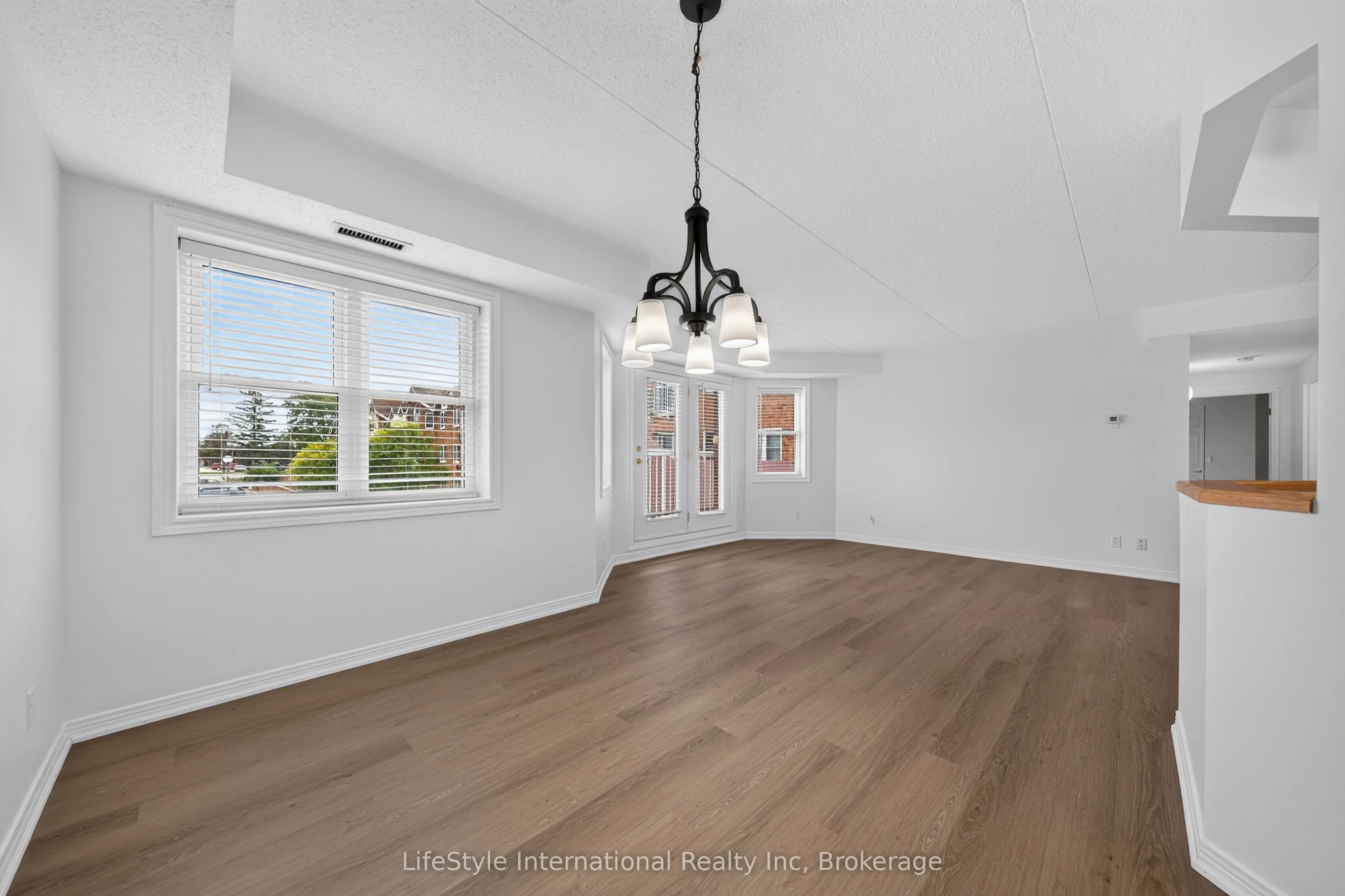 208 Silvercreek Parkway N #205
