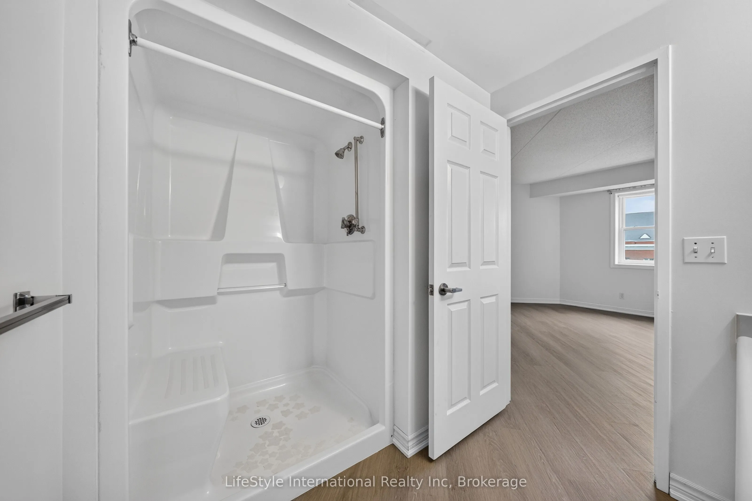 208 Silvercreek Parkway N #205