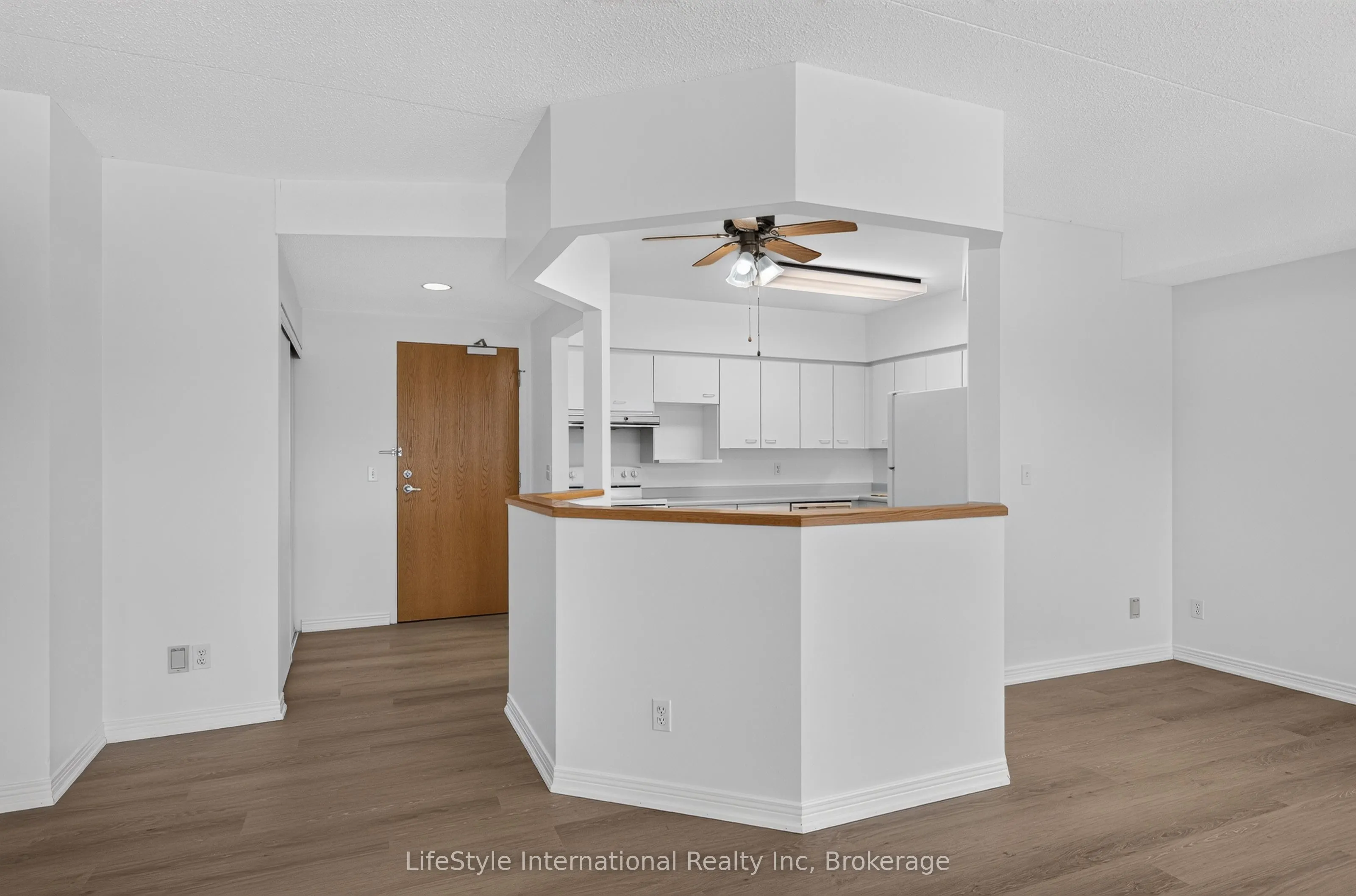 208 Silvercreek Parkway N #205