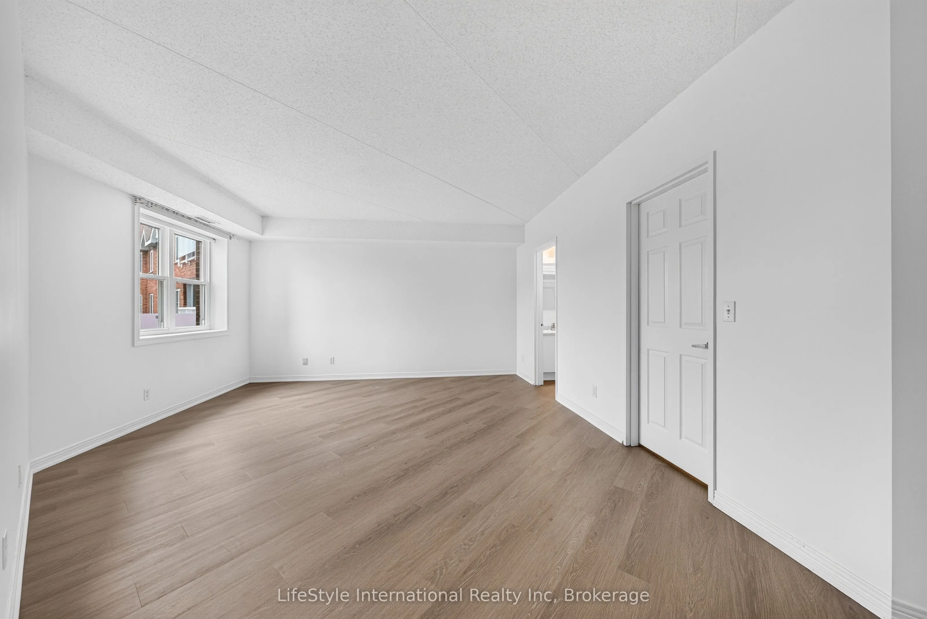 208 Silvercreek Parkway N #205
