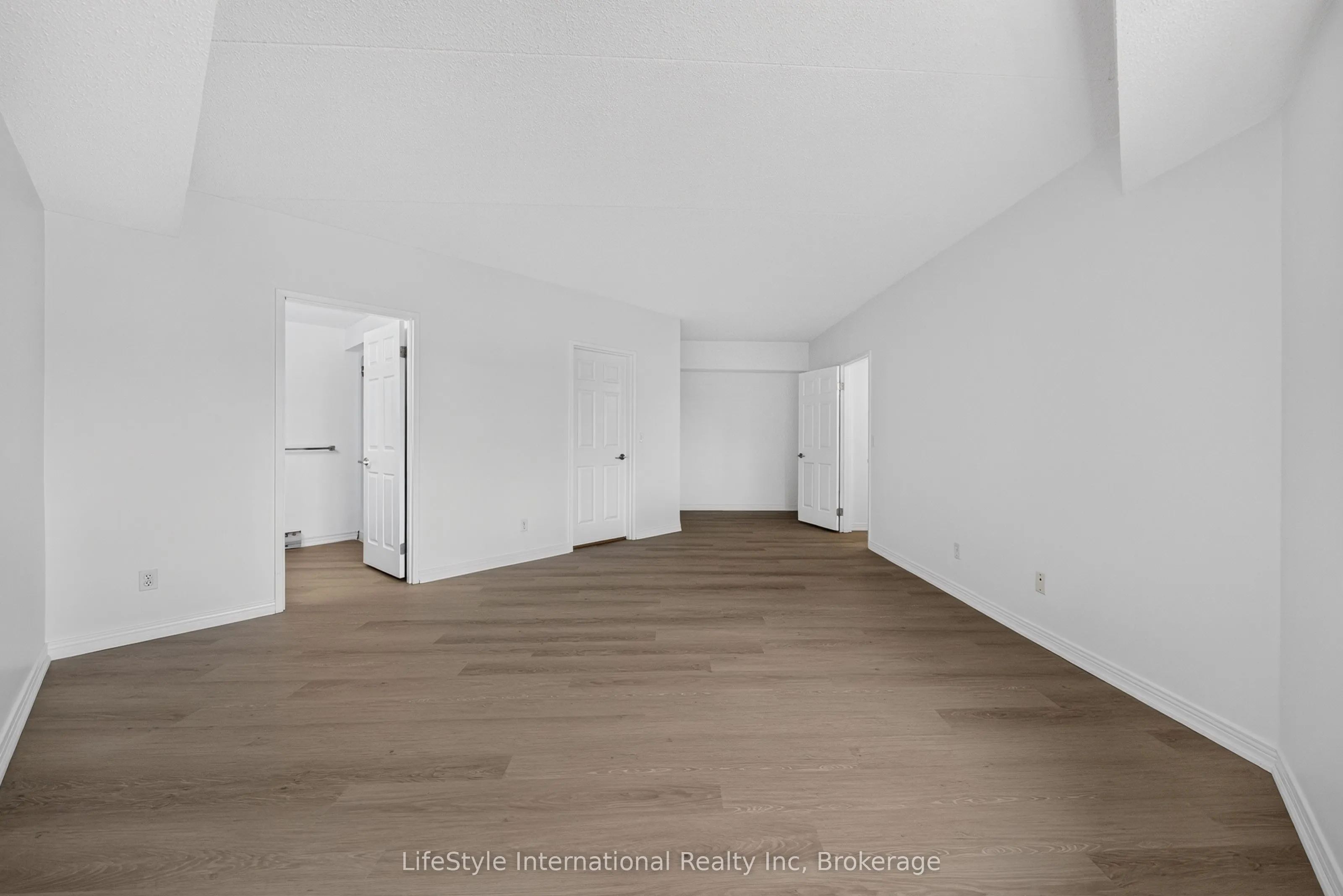 208 Silvercreek Parkway N #205