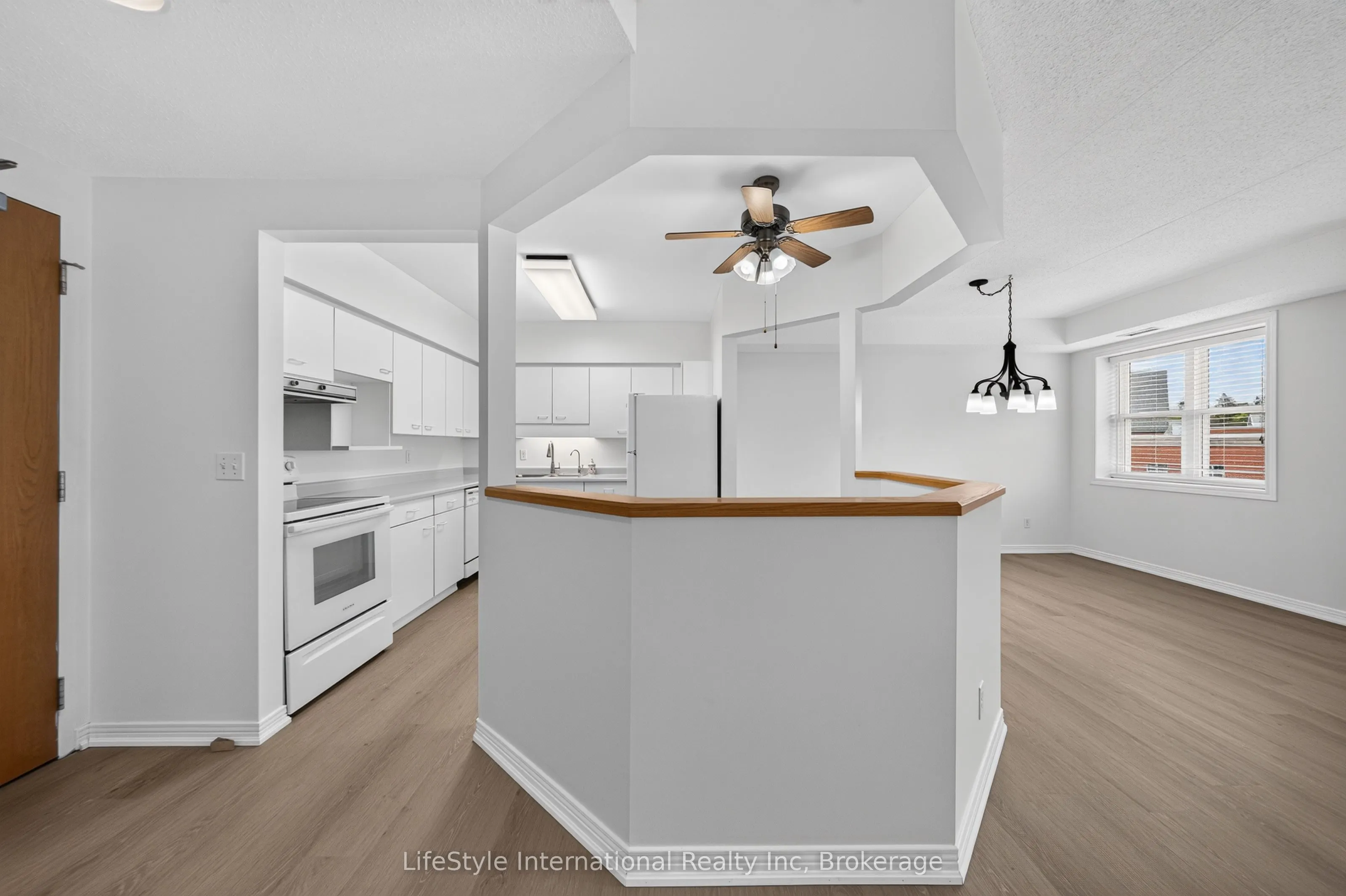 208 Silvercreek Parkway N #205