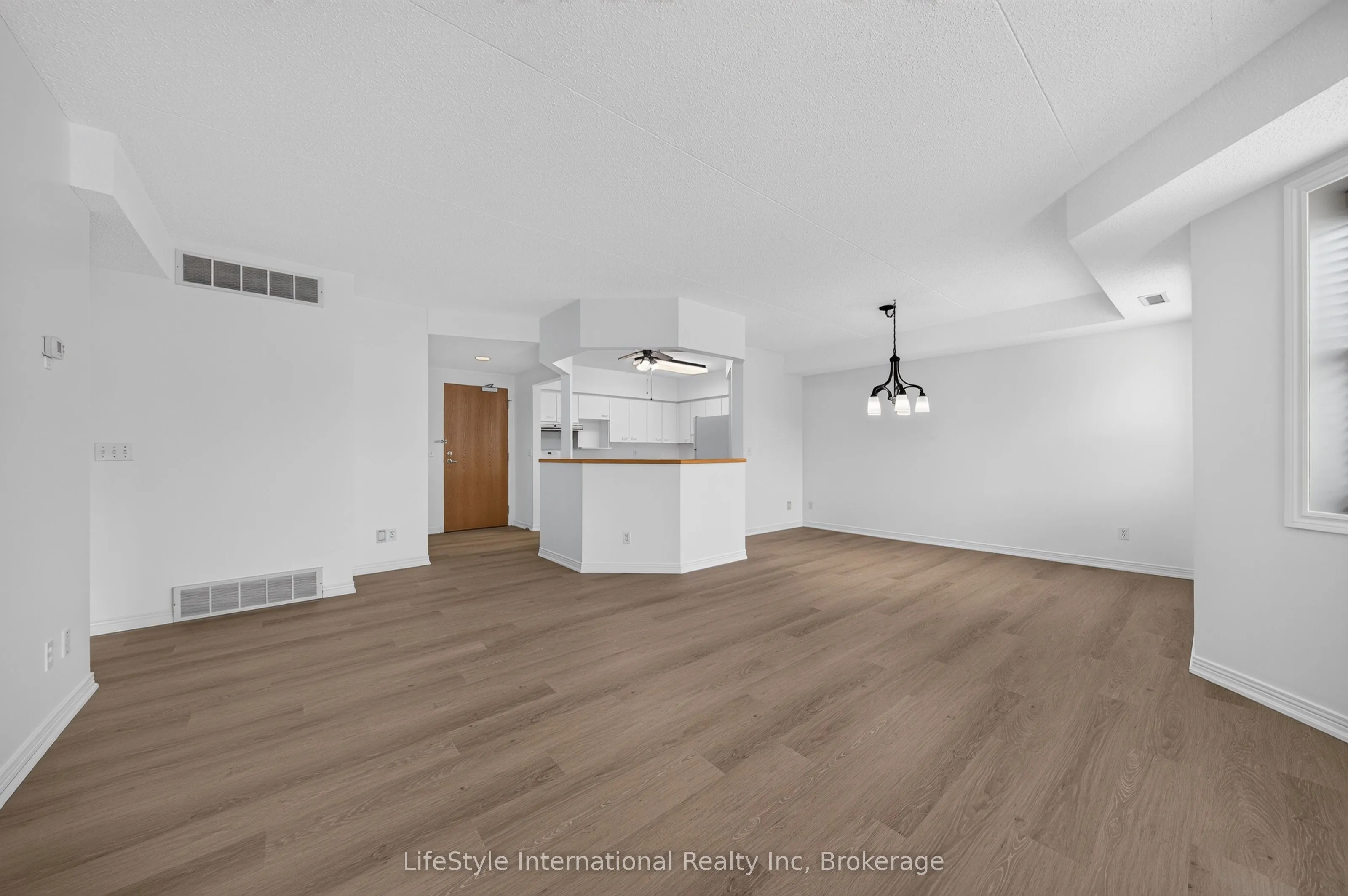 208 Silvercreek Parkway N #205