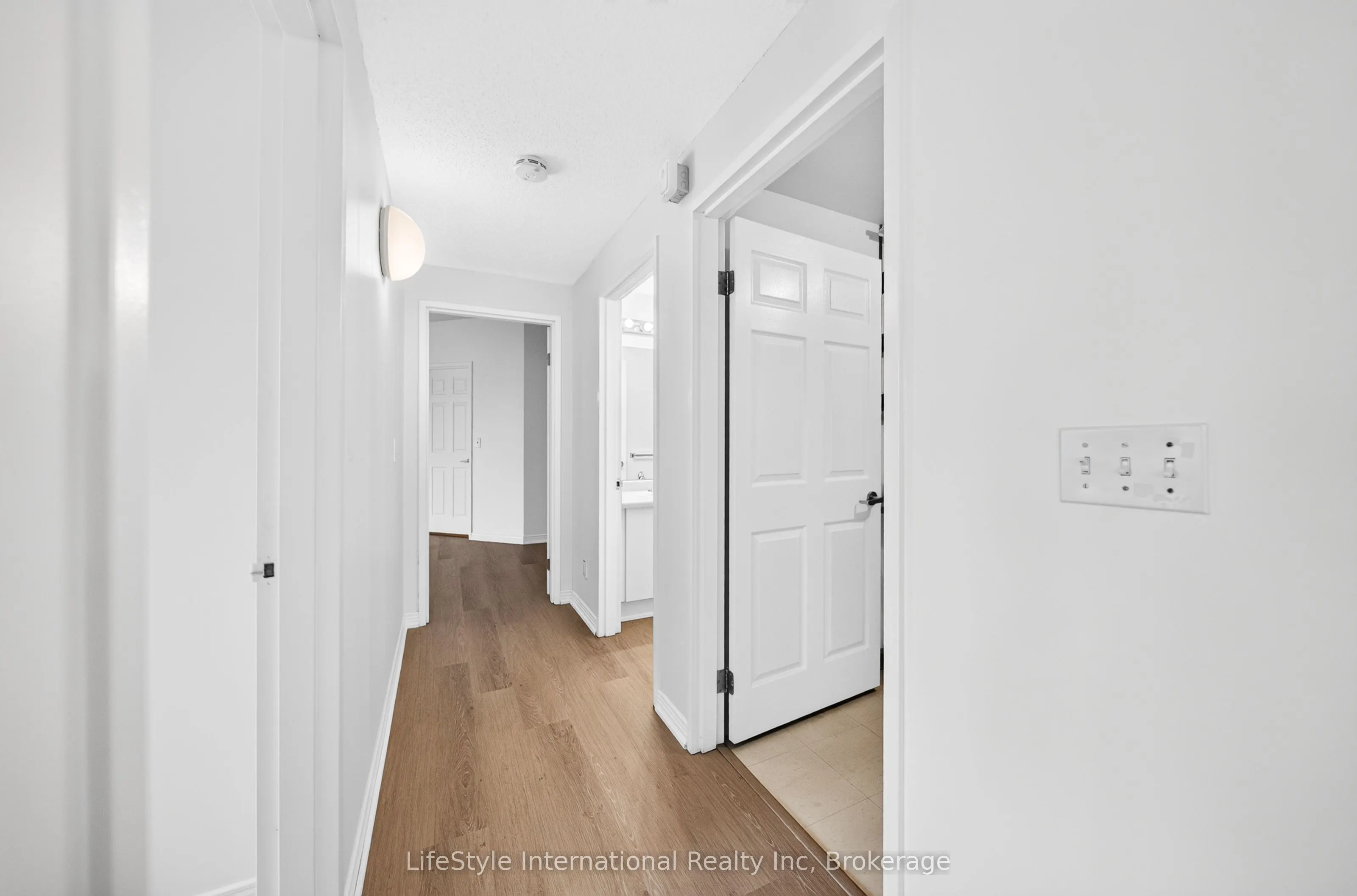 208 Silvercreek Parkway N #205