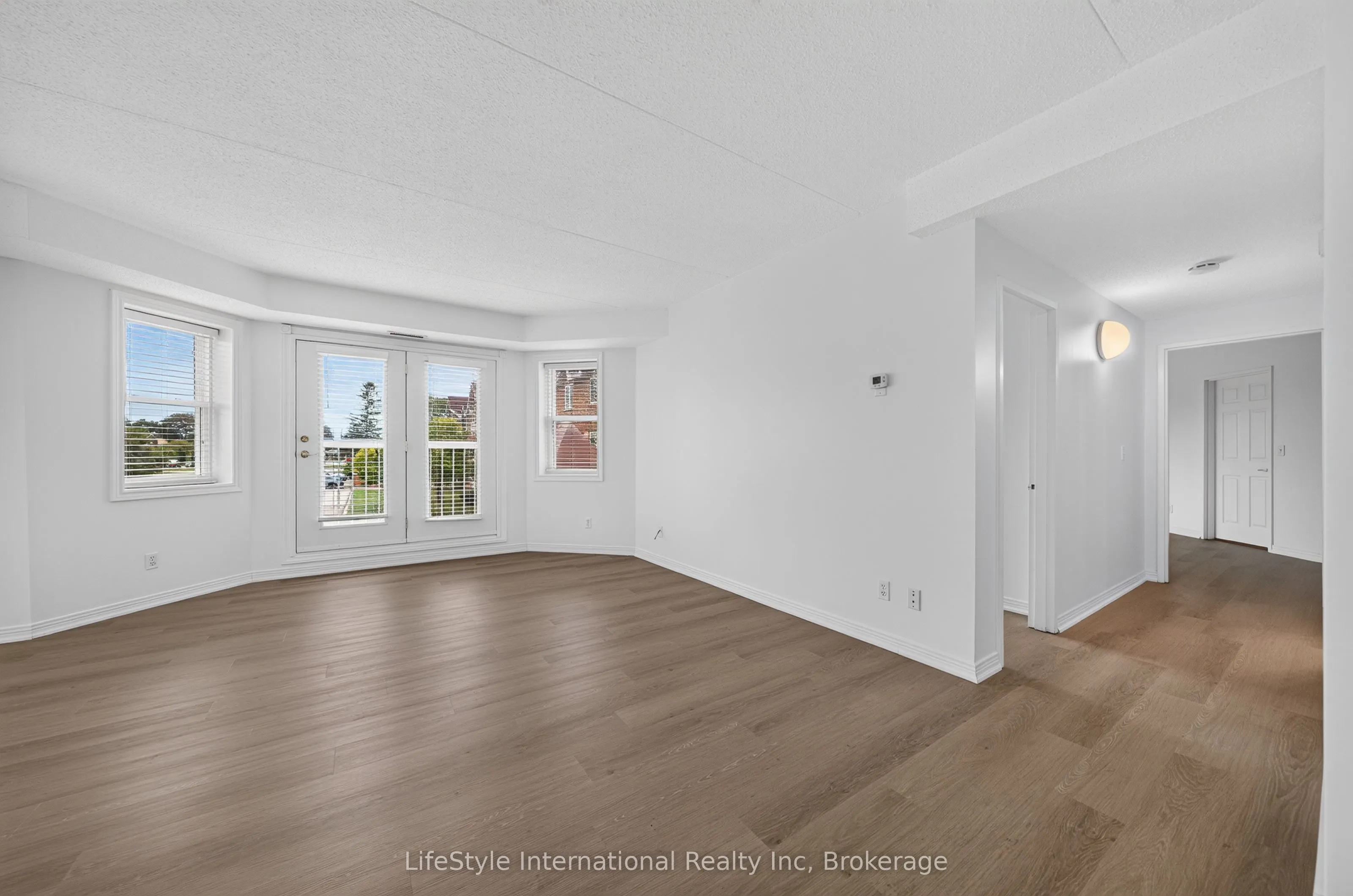 208 Silvercreek Parkway N #205