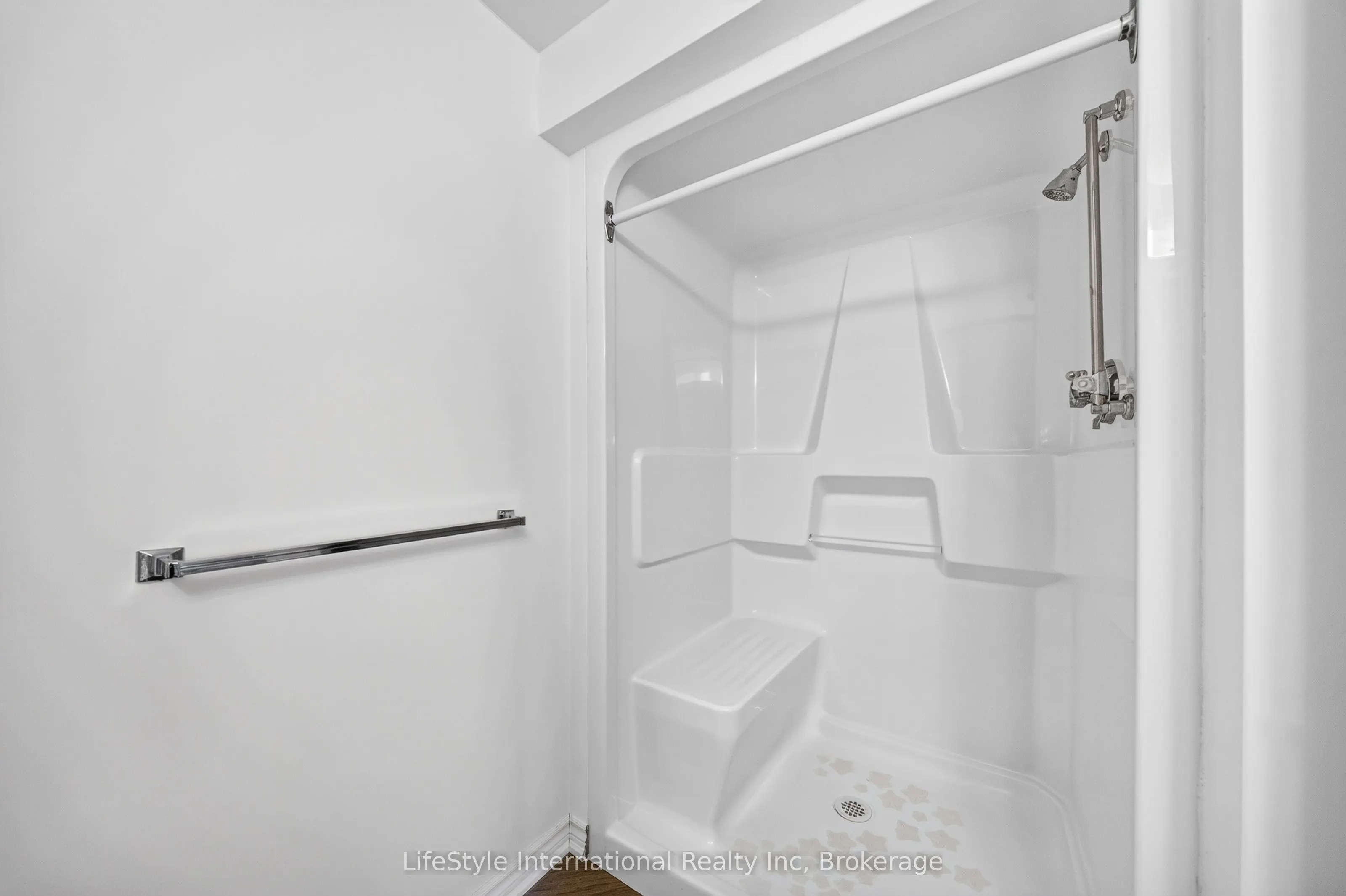 208 Silvercreek Parkway N #205