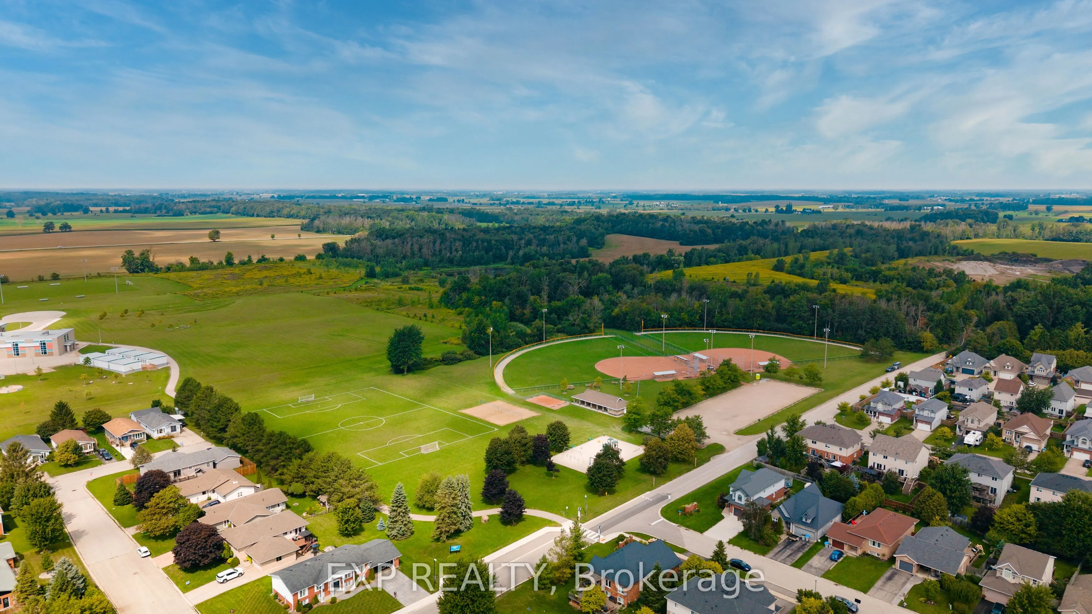590 Albert Avenue N