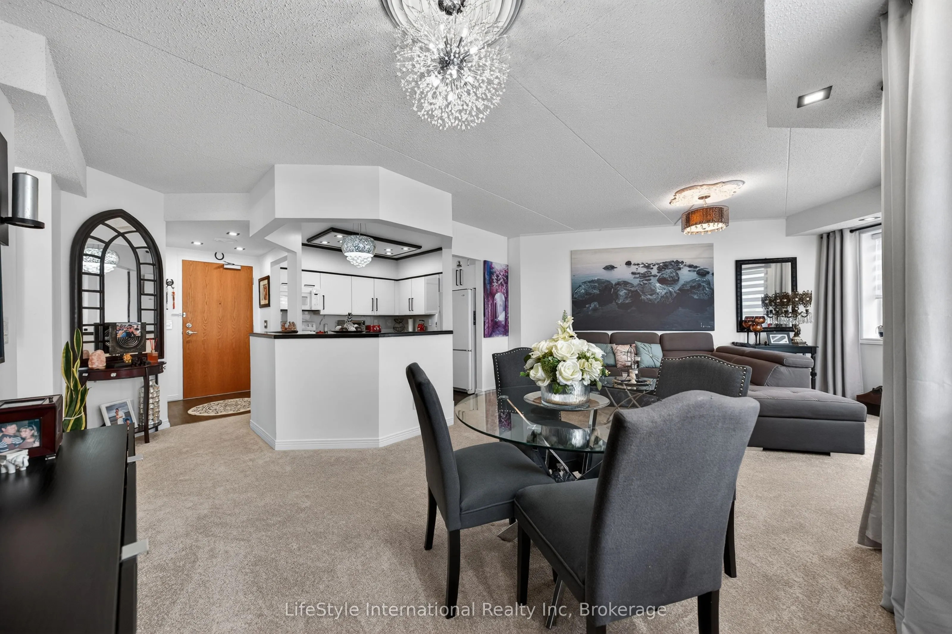 208 Silvercreek Parkway N #213