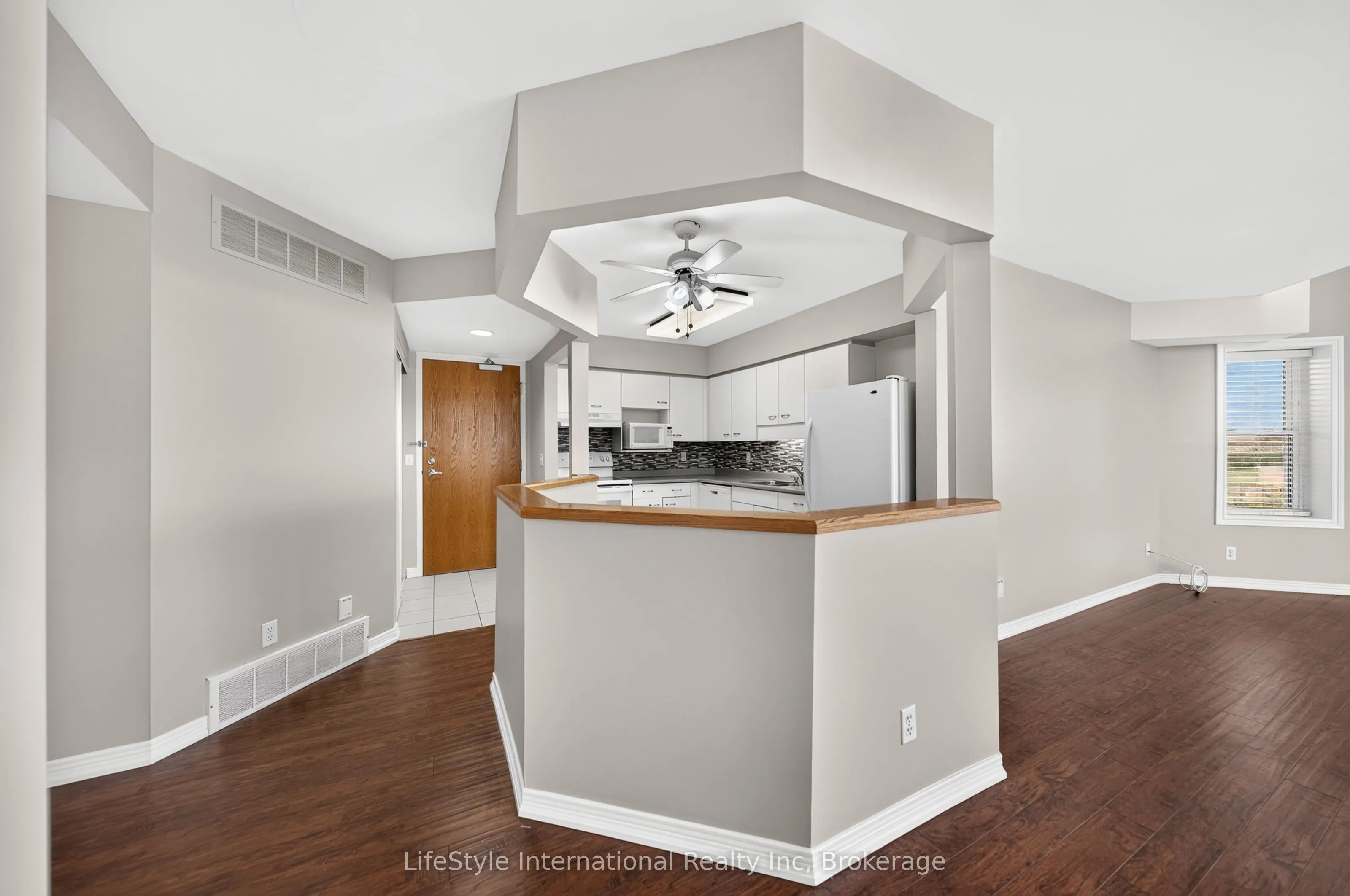 208 Silvercreek Parkway N #306