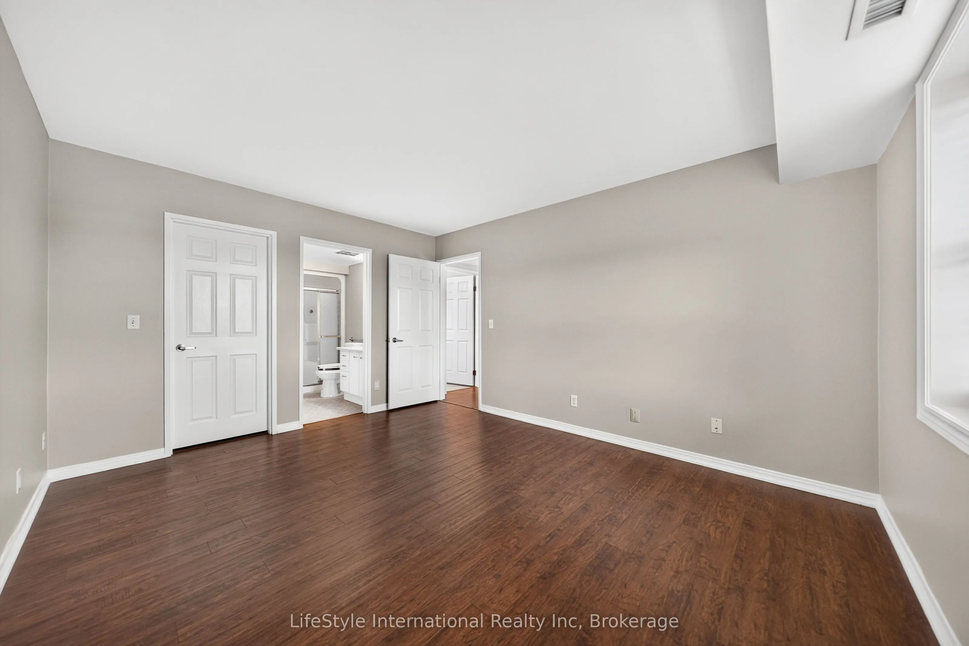 208 Silvercreek Parkway N #306