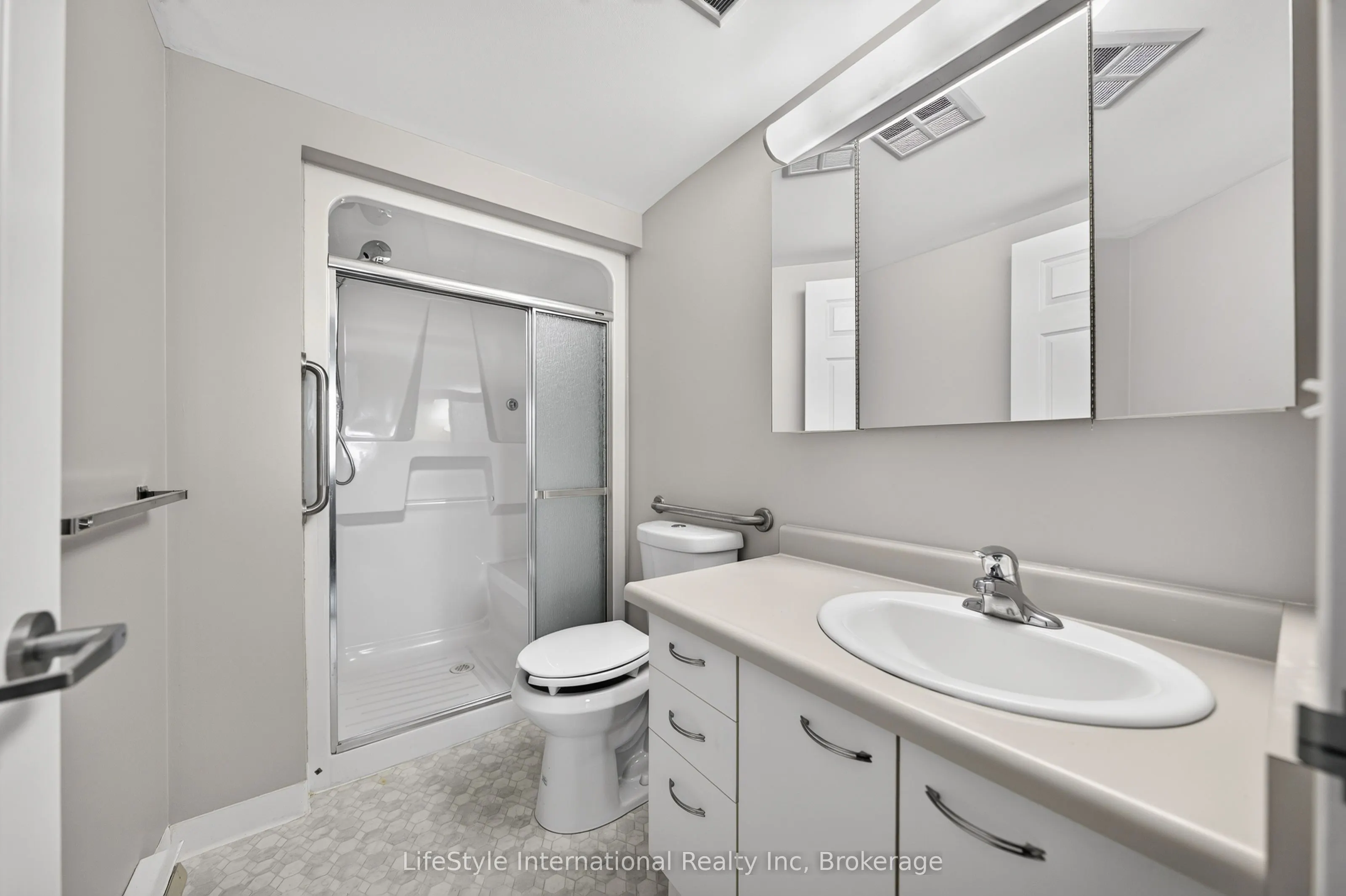 208 Silvercreek Parkway N #306