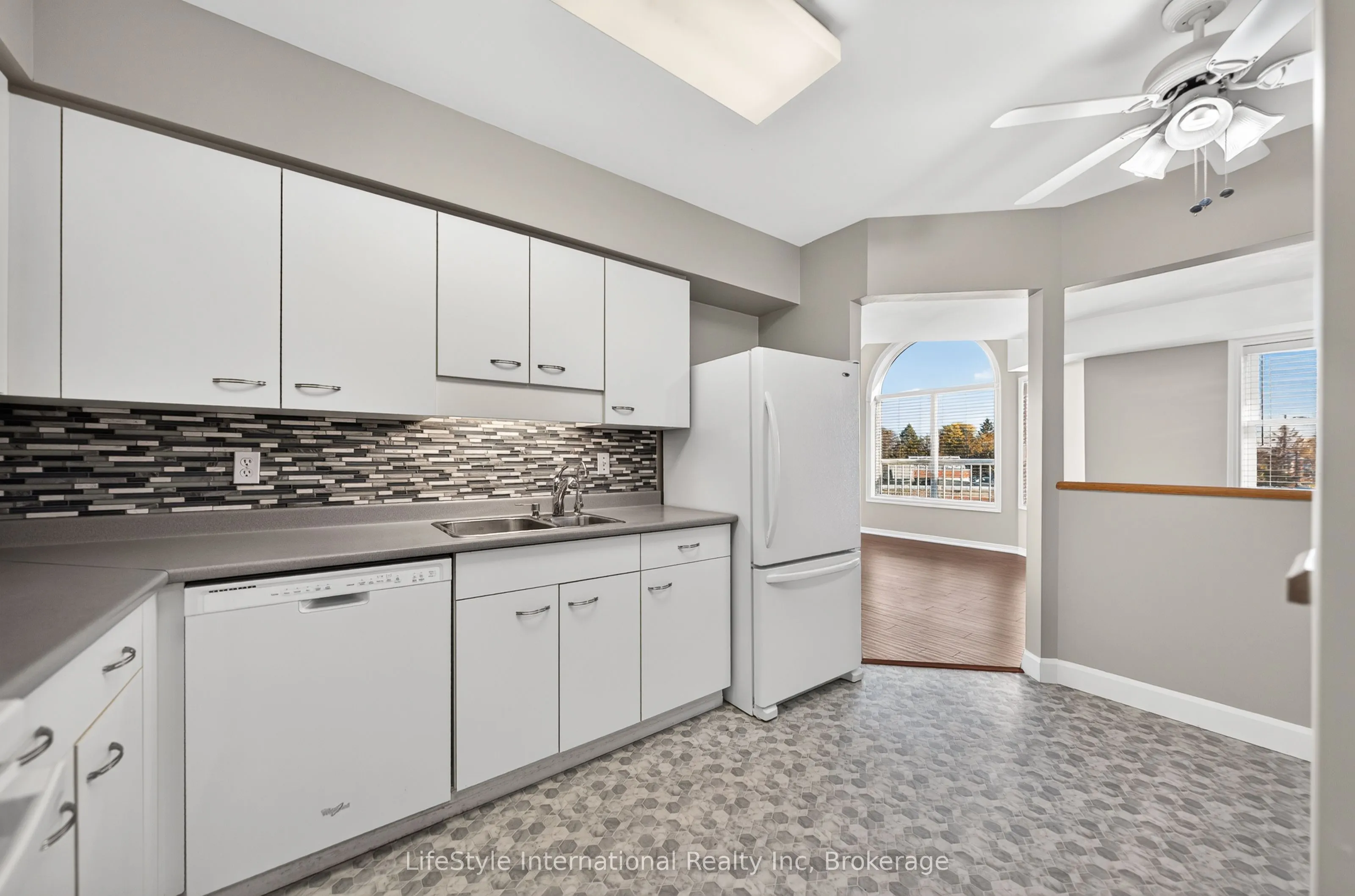 208 Silvercreek Parkway N #306