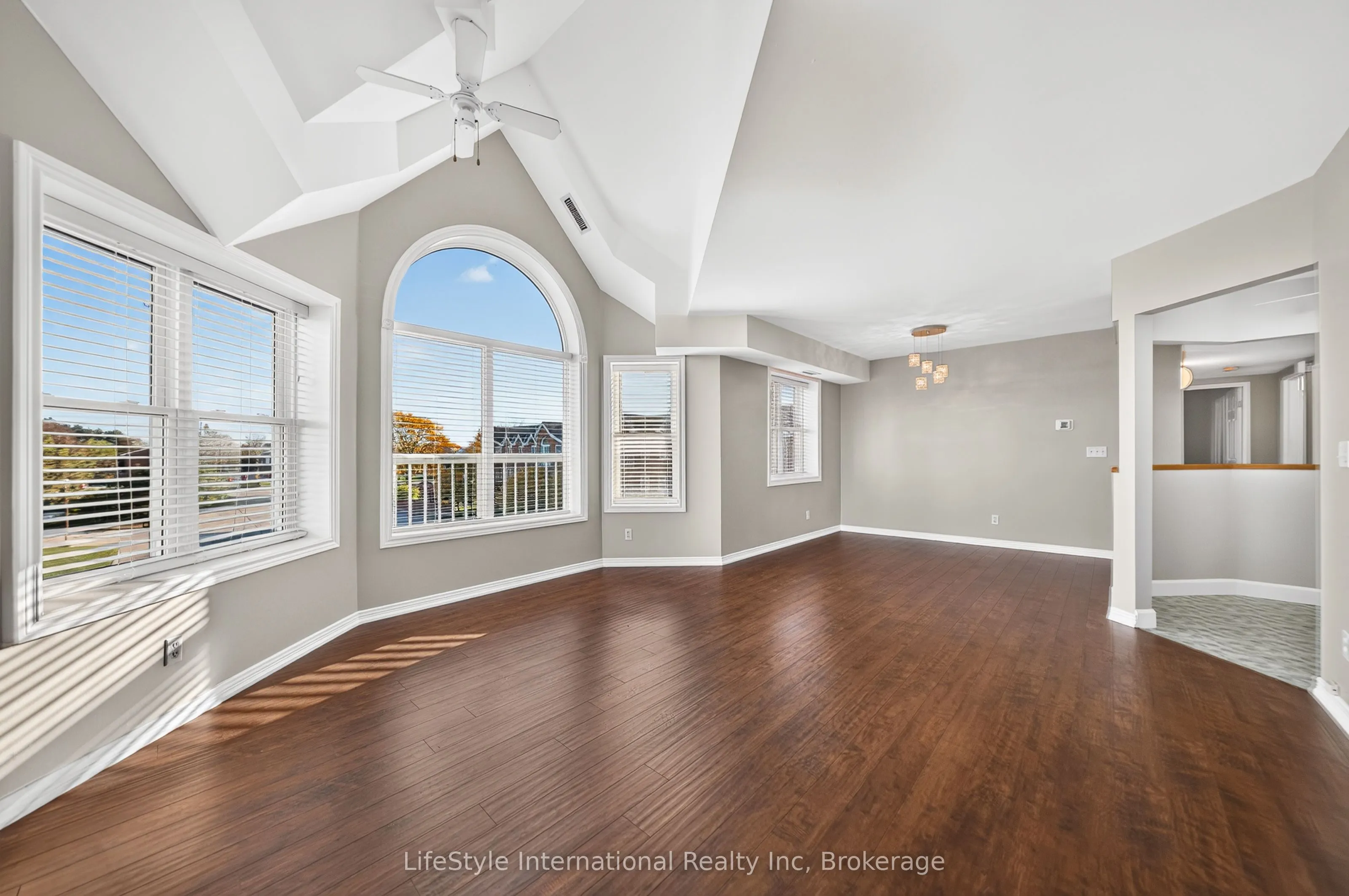 208 Silvercreek Parkway N #306