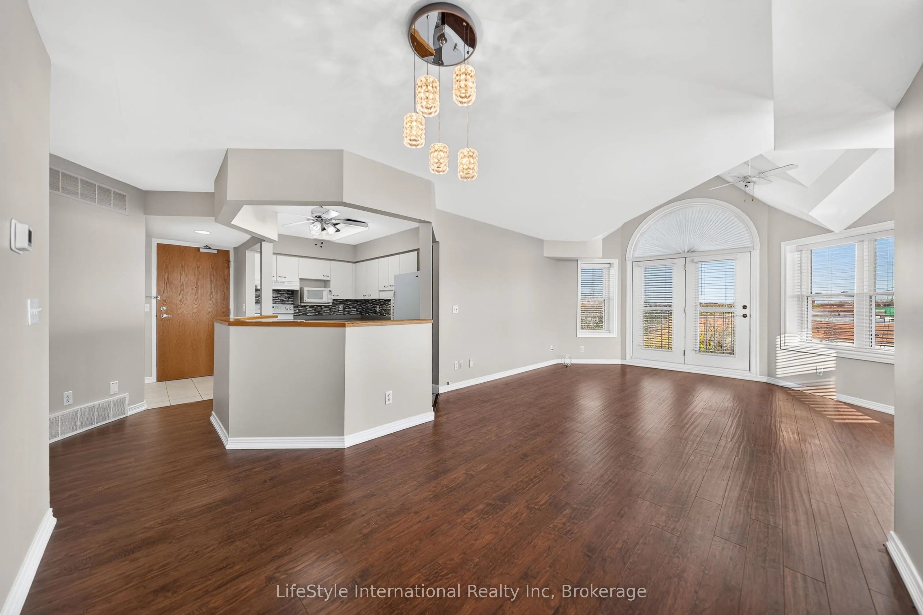 208 Silvercreek Parkway N #306