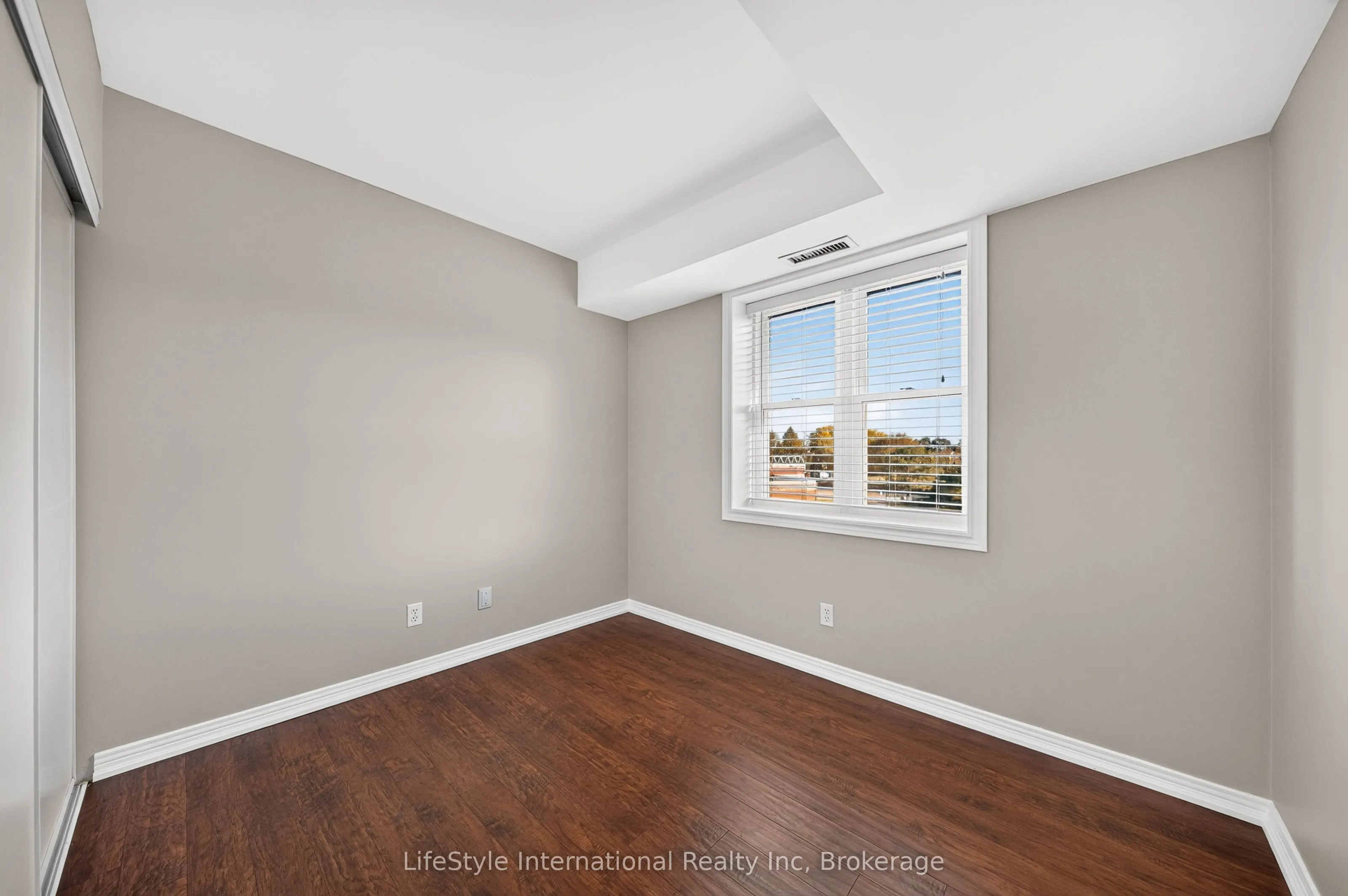 208 Silvercreek Parkway N #306