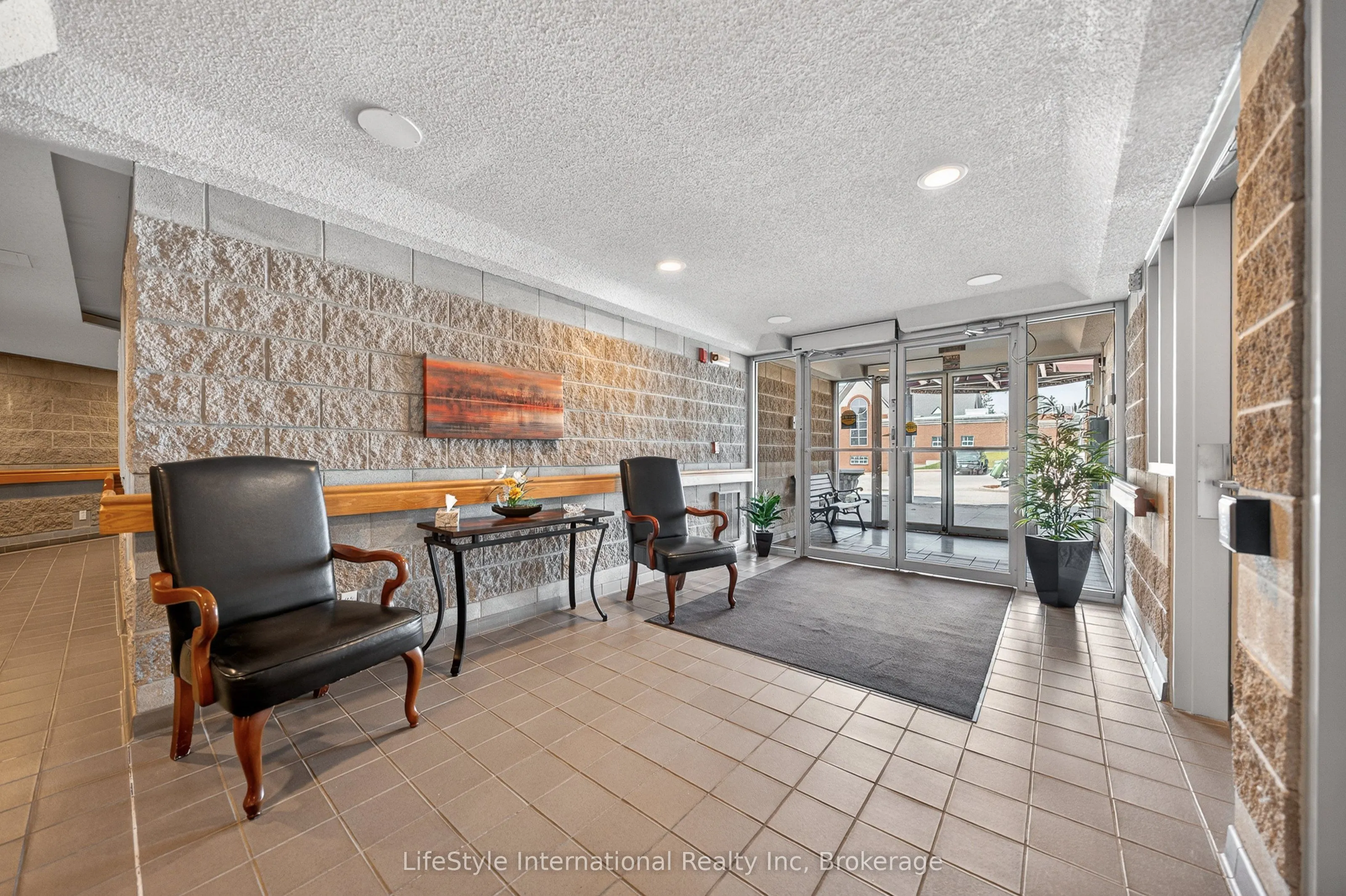 208 Silvercreek Parkway N #306