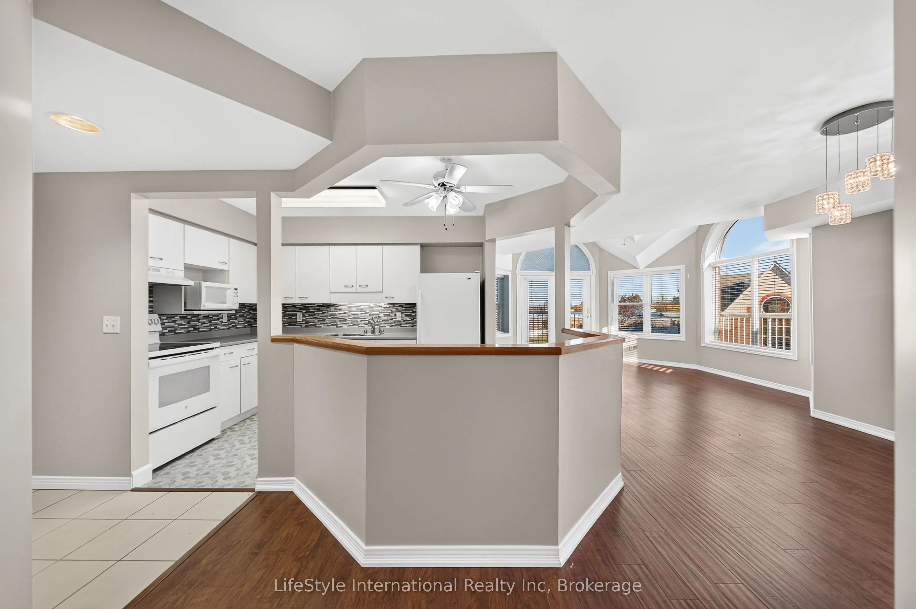 208 Silvercreek Parkway N #306