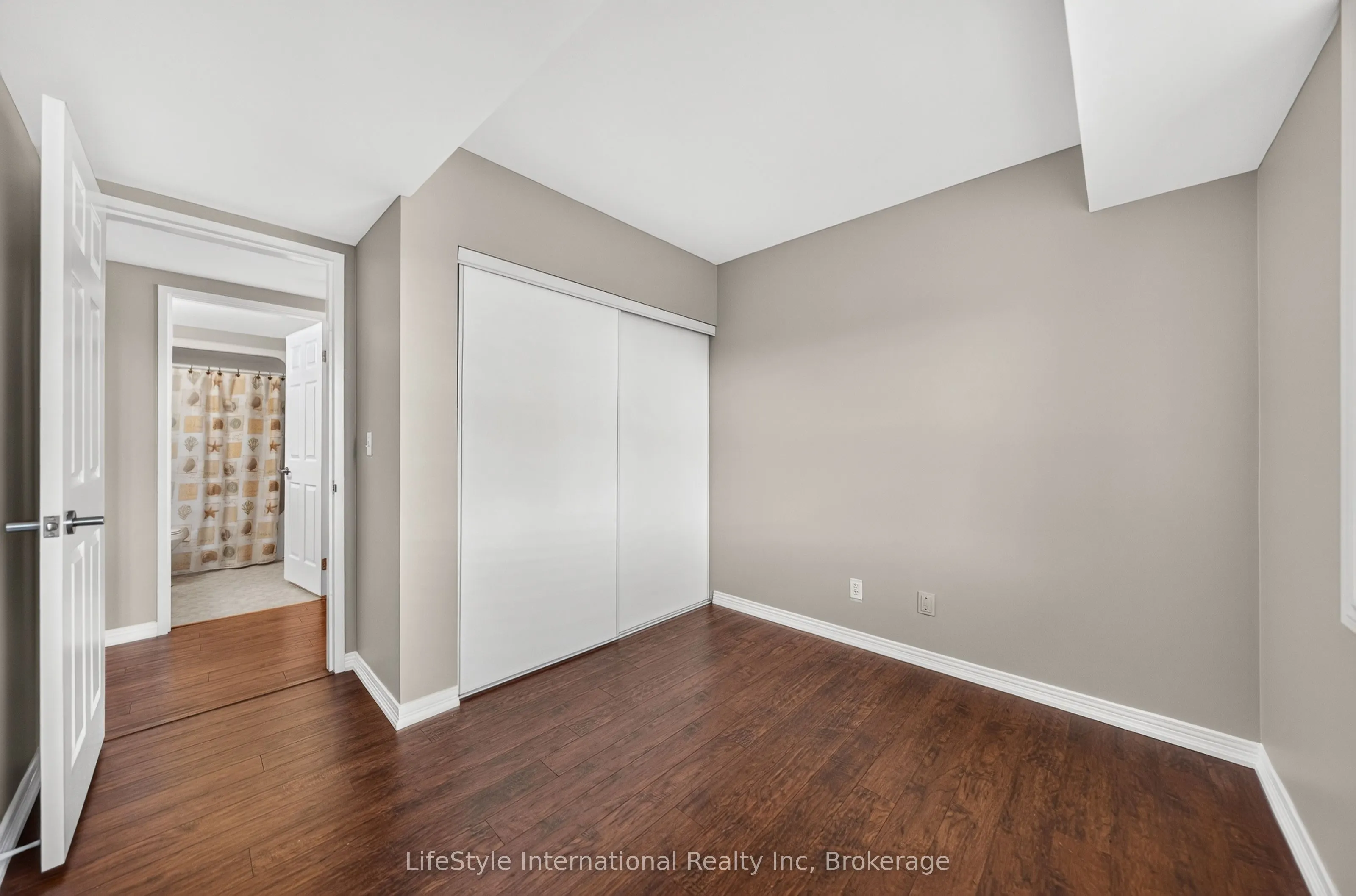 208 Silvercreek Parkway N #306